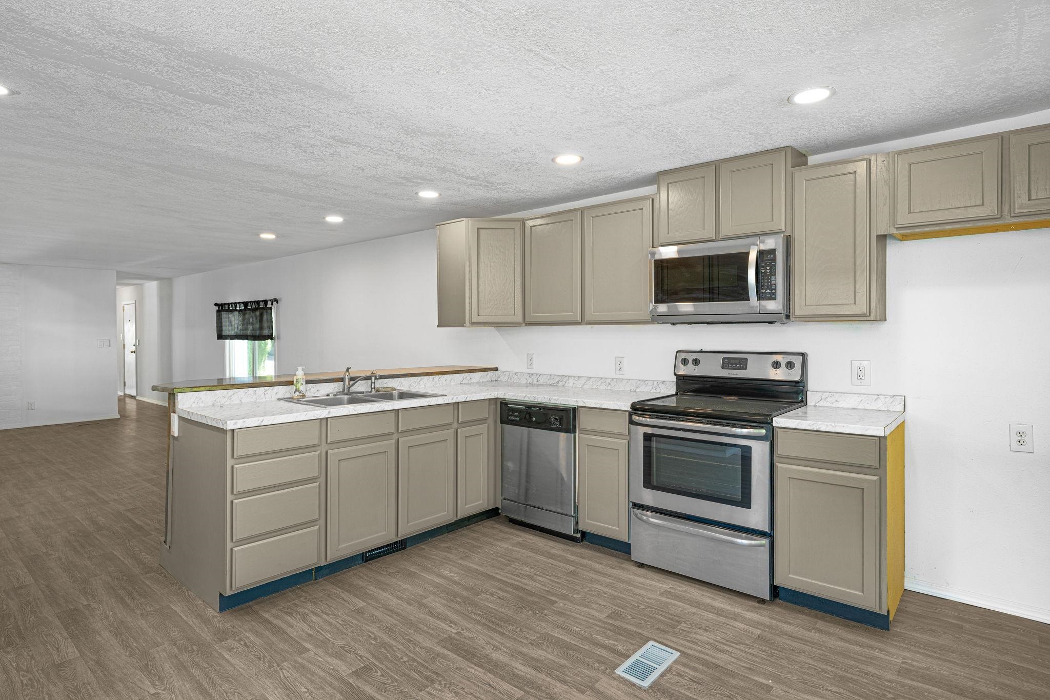 208 S Neyland Rd - Photo 6
