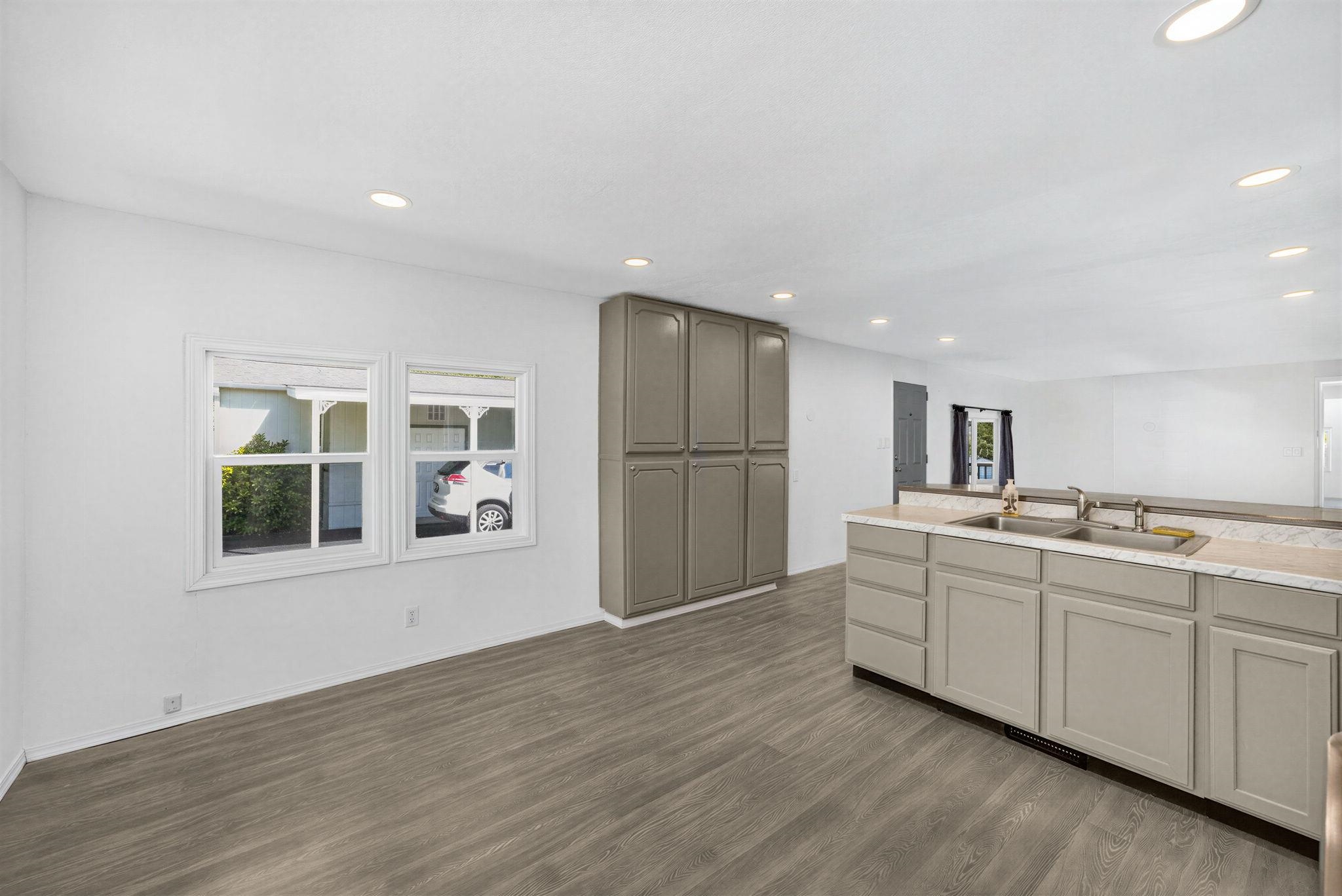 208 S Neyland Rd - Photo 7