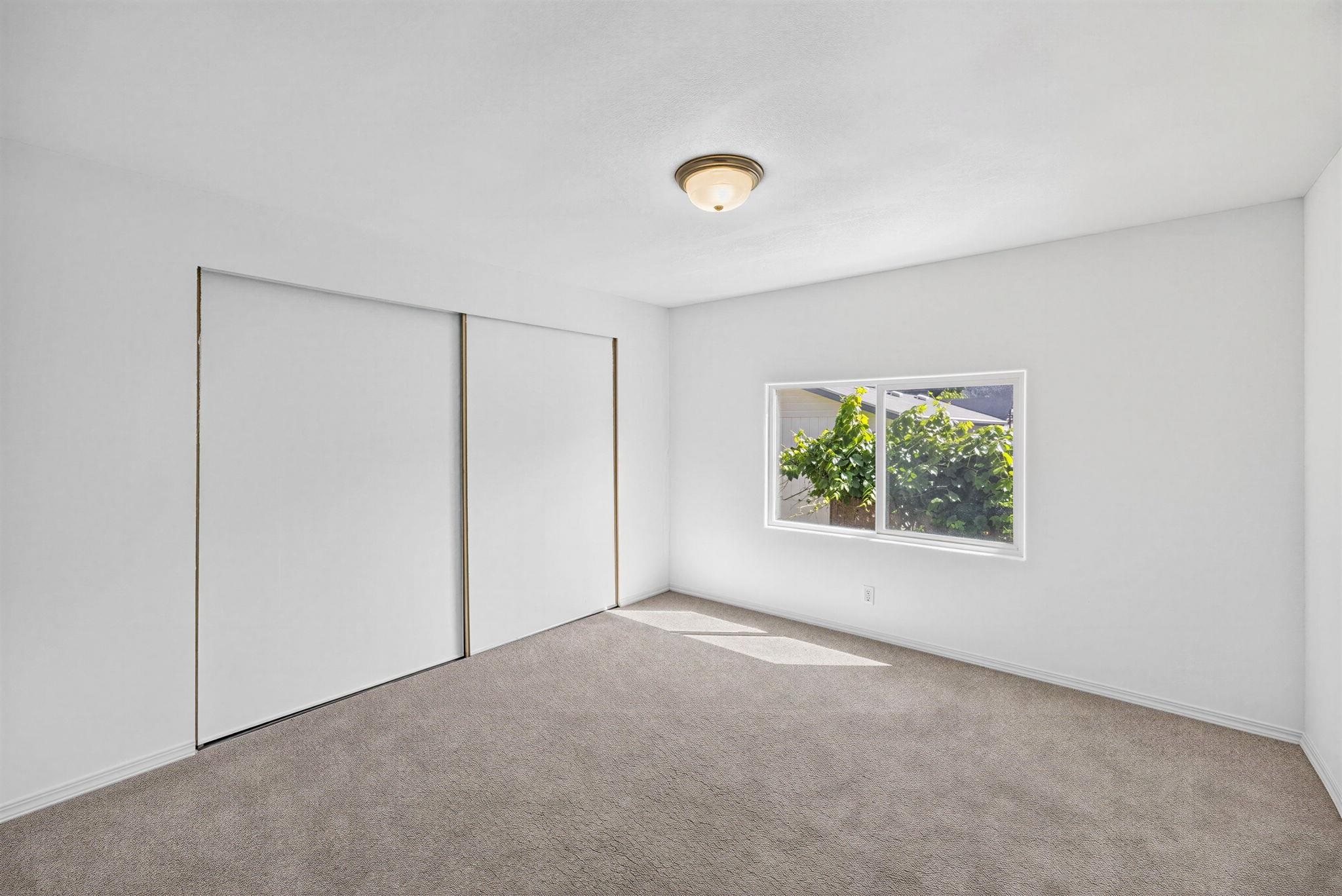 208 S Neyland Rd - Photo 8