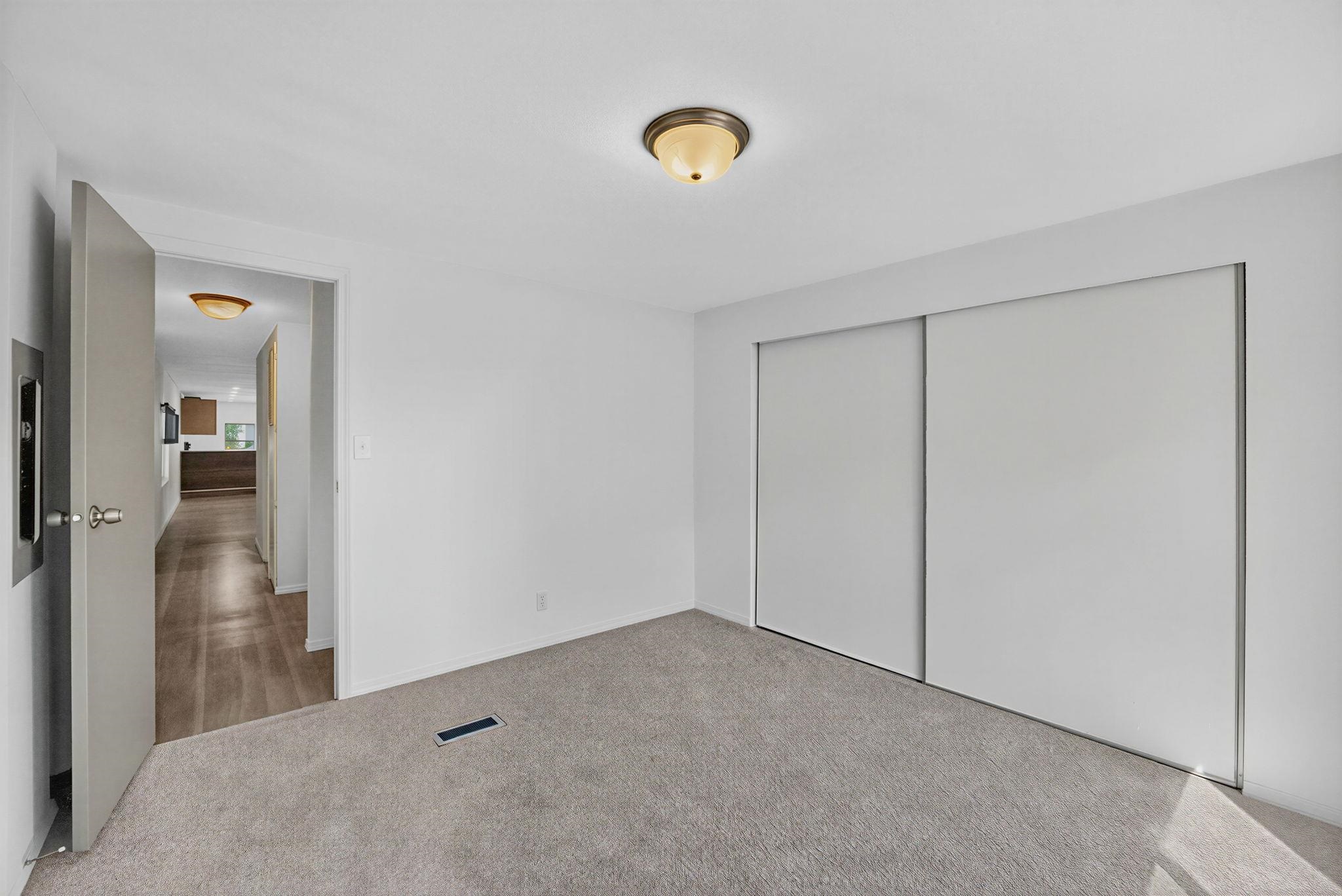 208 S Neyland Rd - Photo 9