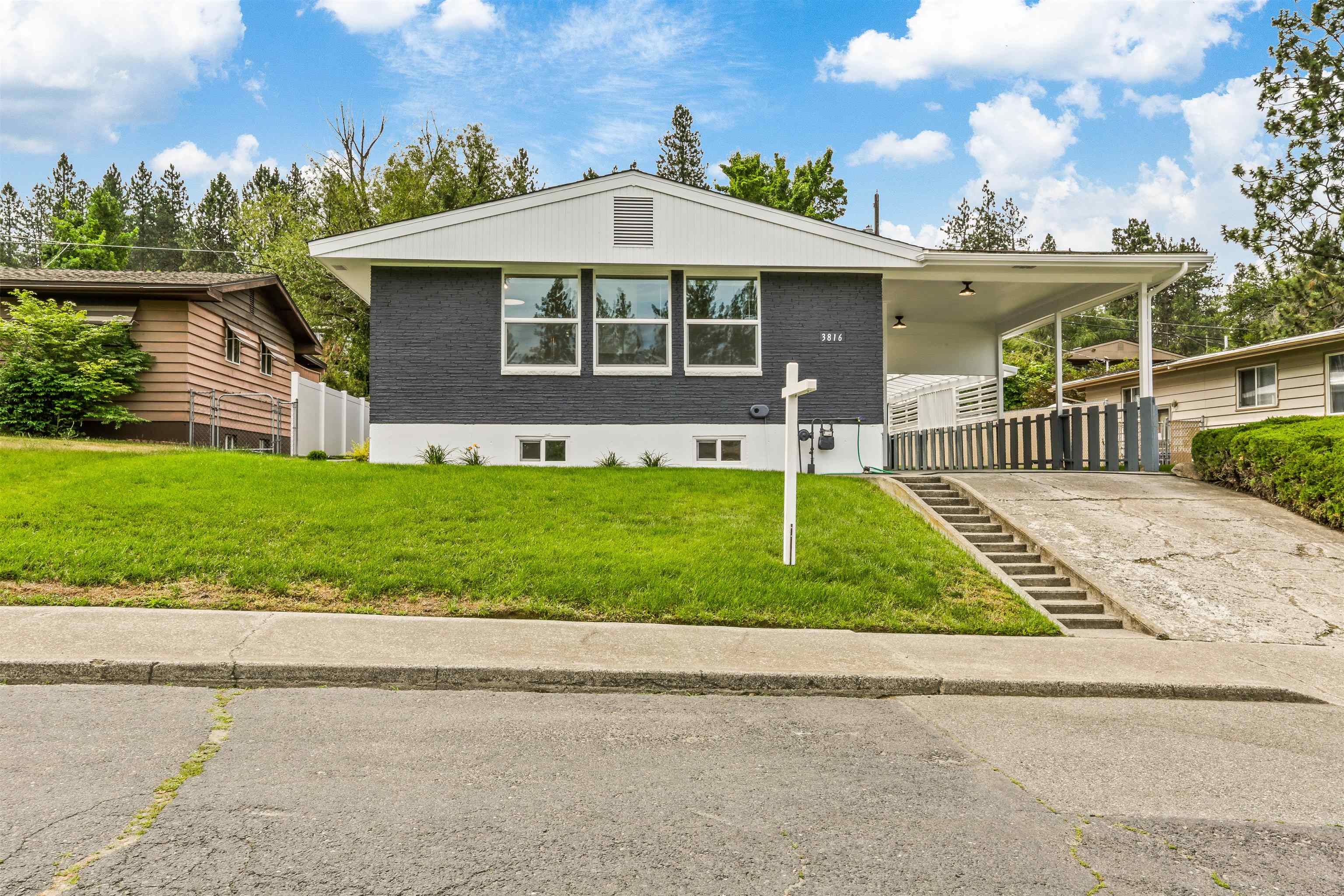3816 E 15 Ave - Photo 1