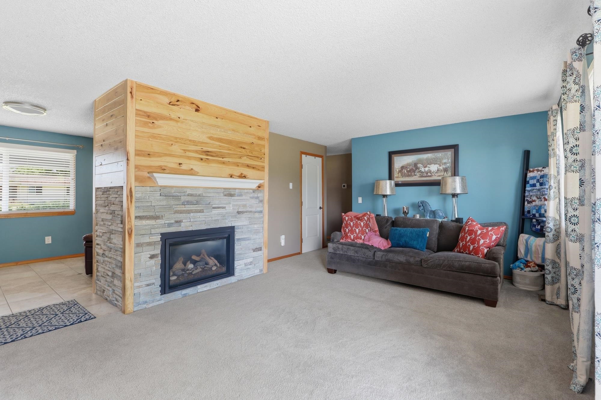 15619 E 14th Ave - Photo 13