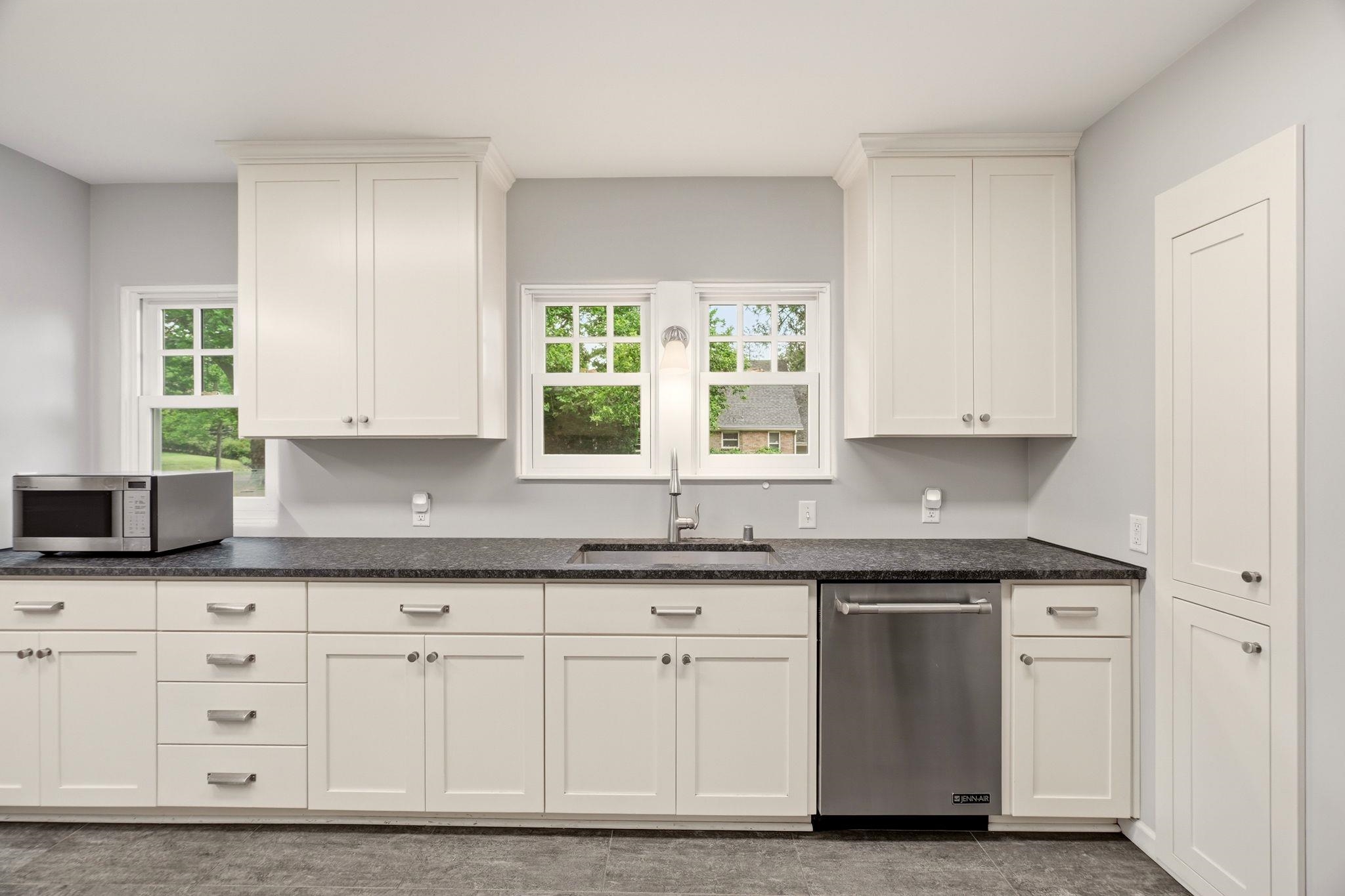 532 W 25th Ave - Photo 13