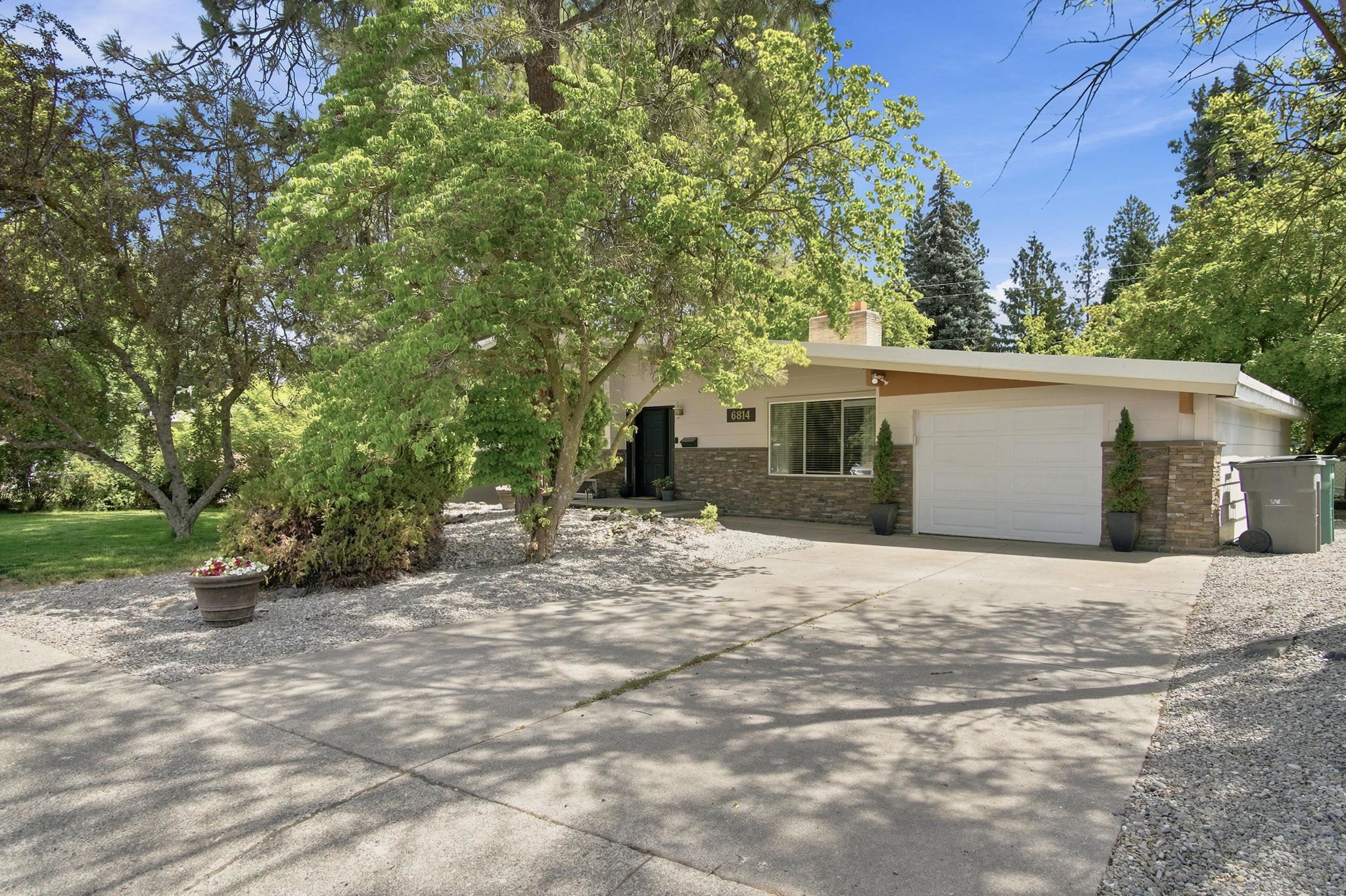 6814 N Wall St - Photo 2