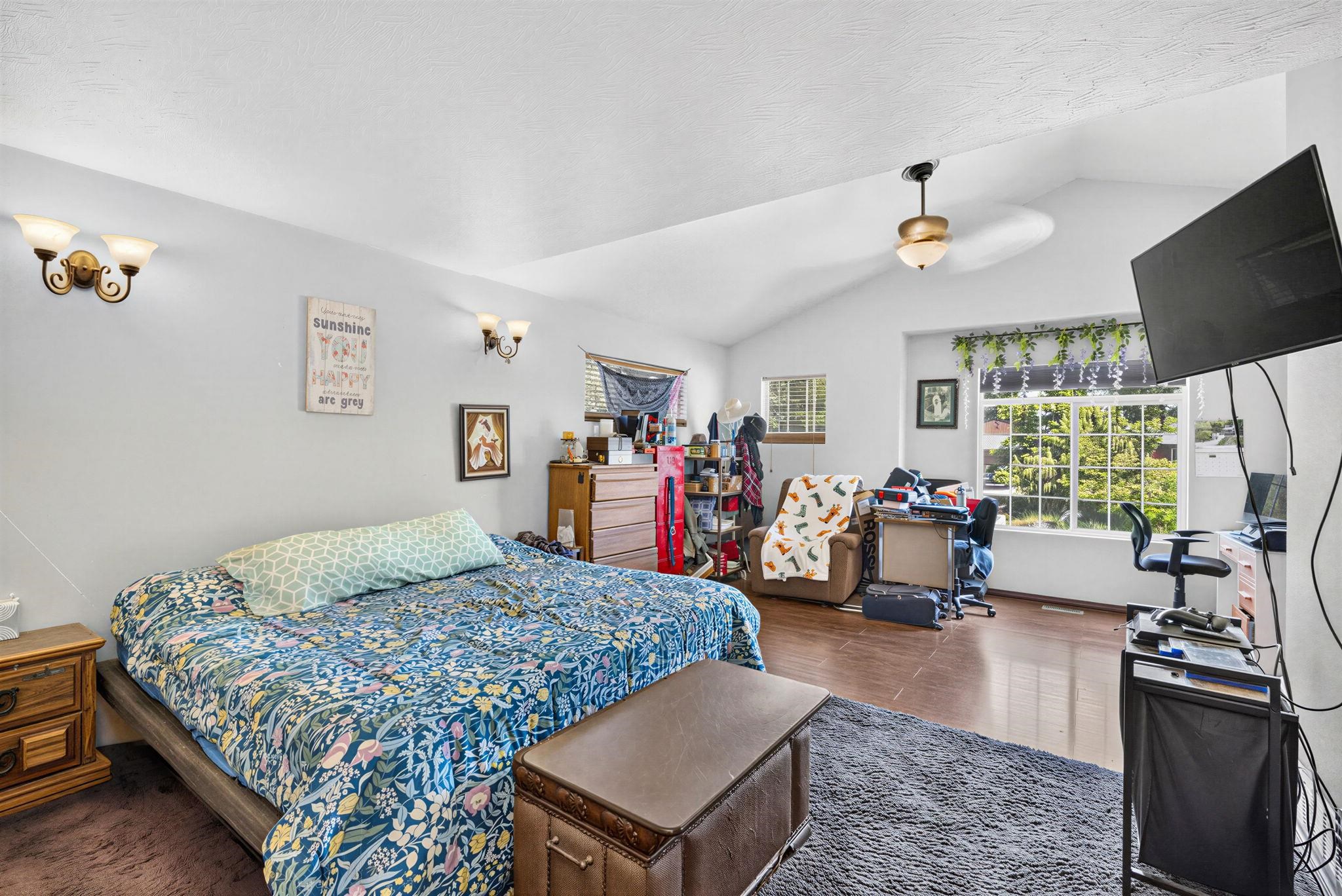 11202 E 17th Ave - Photo 8