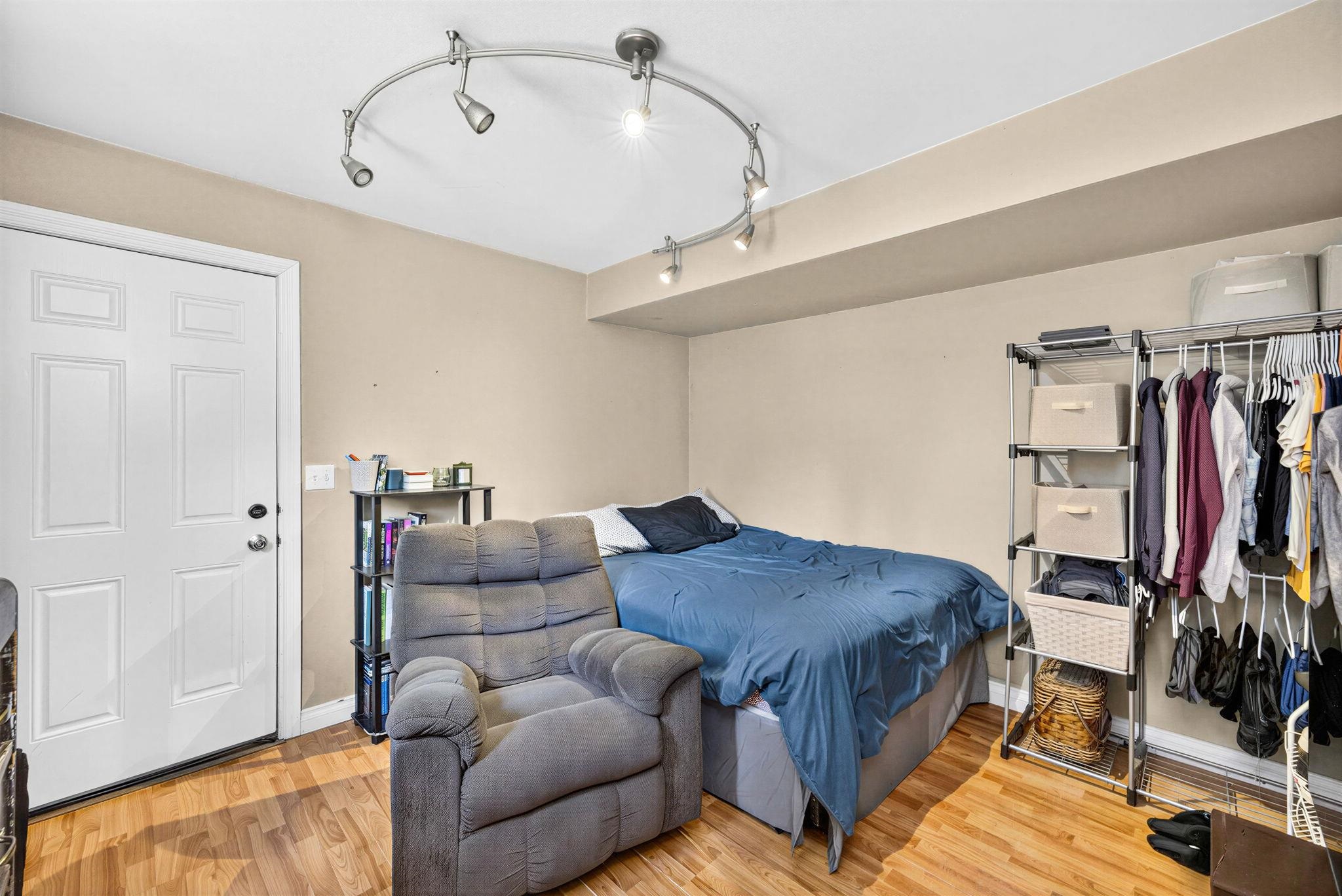 11202 E 17th Ave - Photo 16