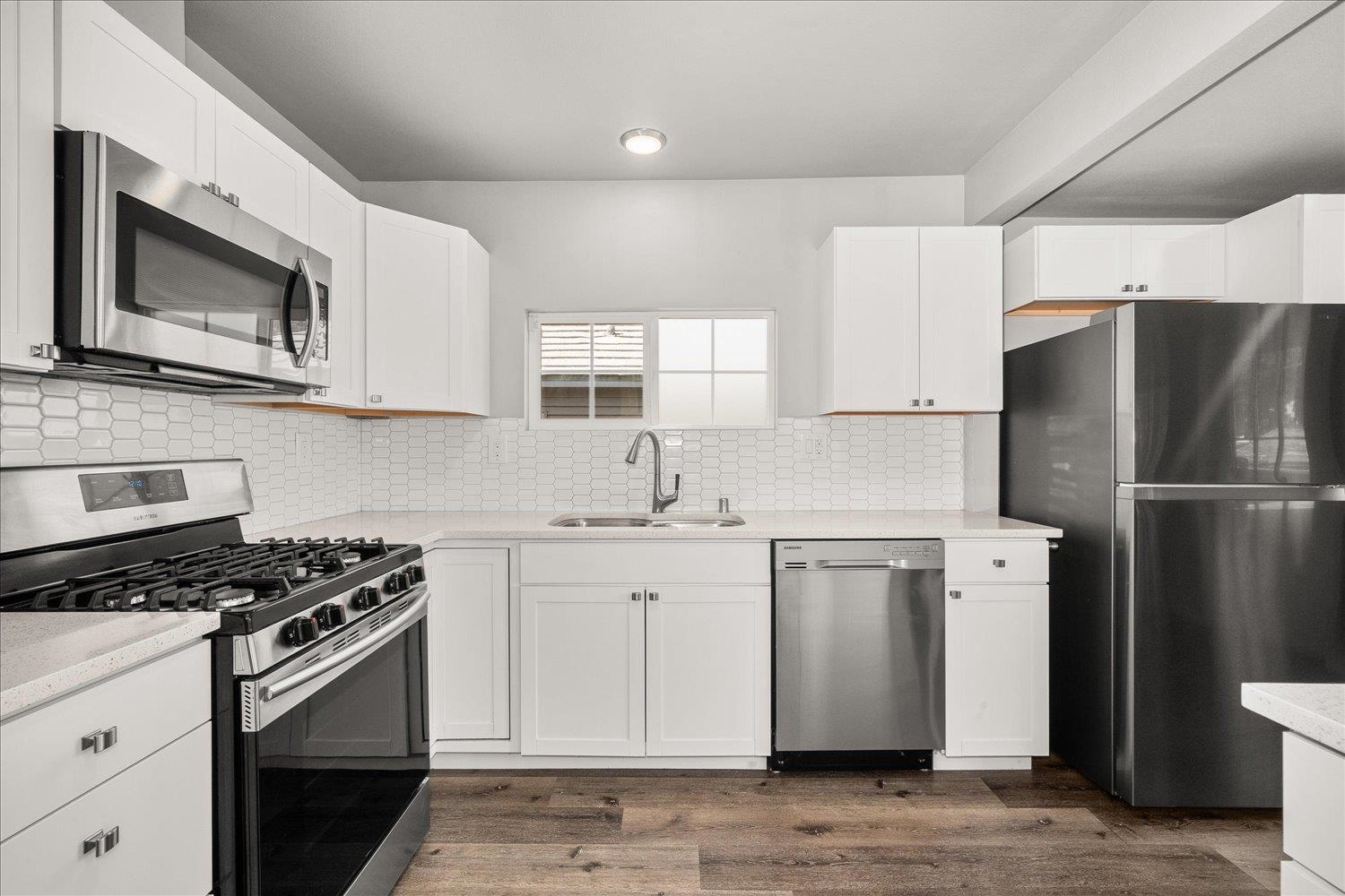 915 E Crown Ave - Photo 6