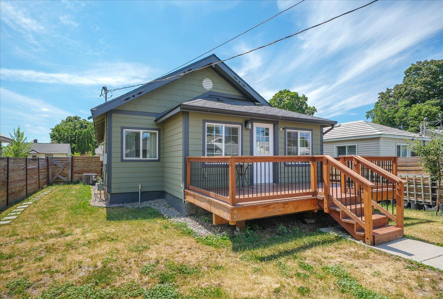 915 E Crown Ave - Photo 18