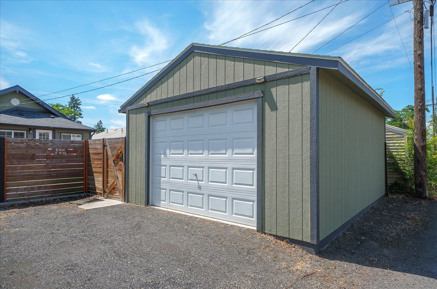 915 E Crown Ave - Photo 22