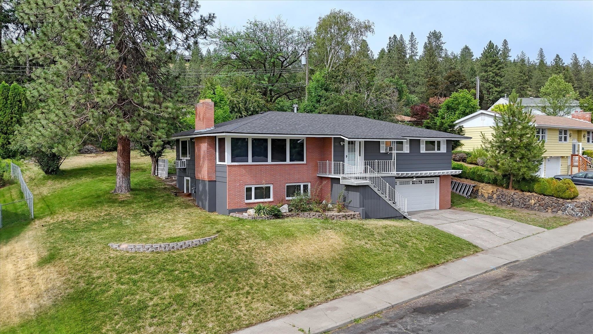 3014 W Weile Ave - Photo 1