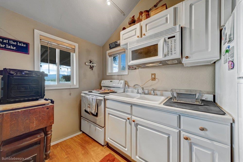 22807 E Park Beach Rd - Photo 9