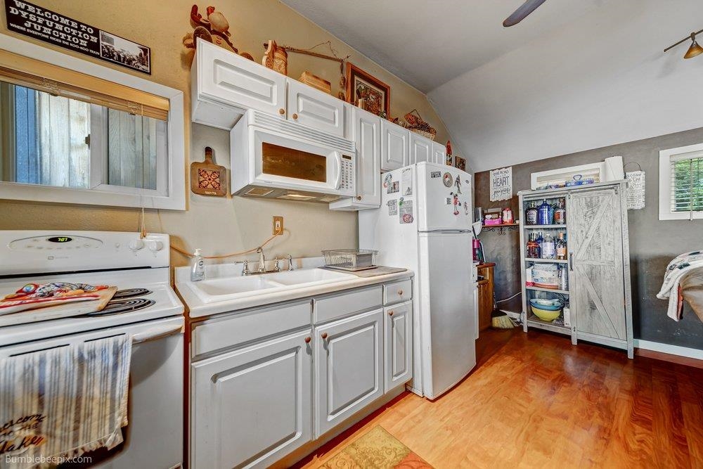 22807 E Park Beach Rd - Photo 10