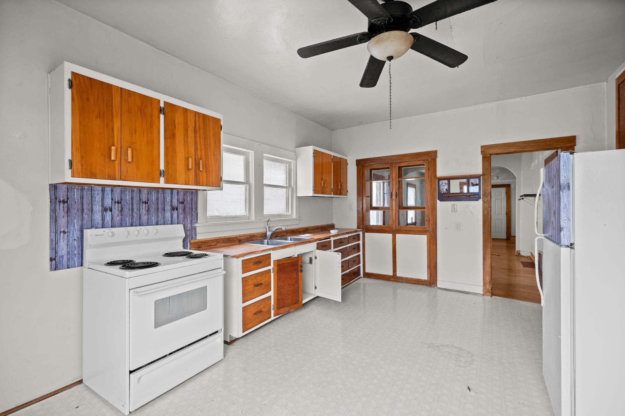 608 S Hatch St - Photo 11