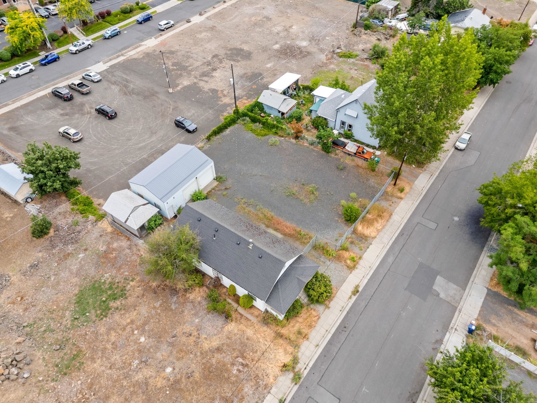 608 S Hatch St - Photo 4