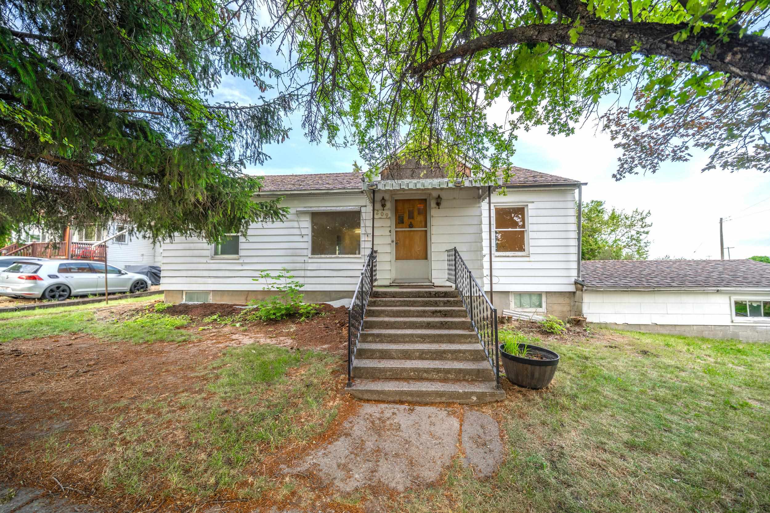 209 S Mcneil Ave - Photo 2