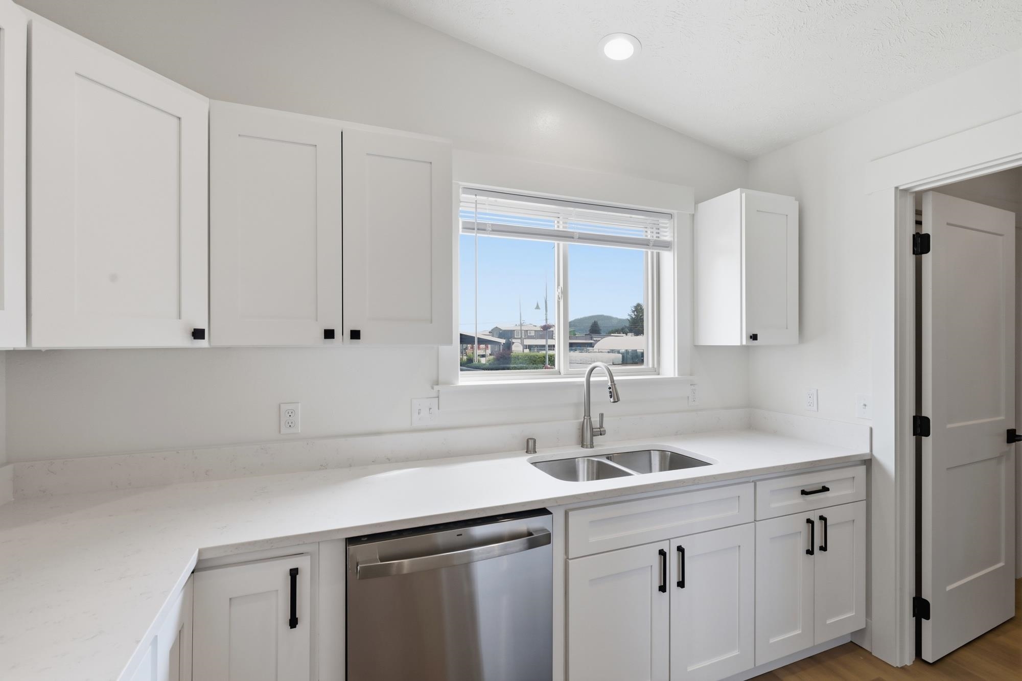 102 N 4th St - Photo 15