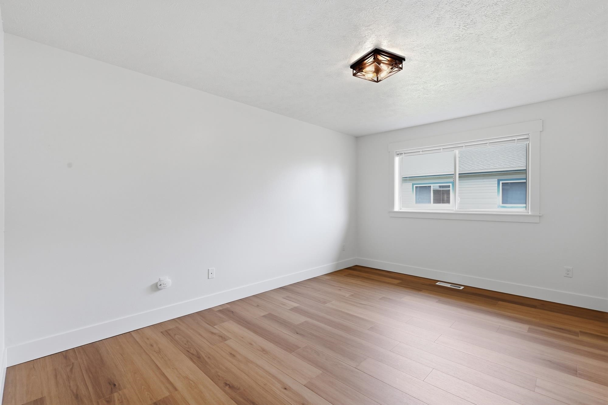 102 N 4th St - Photo 20