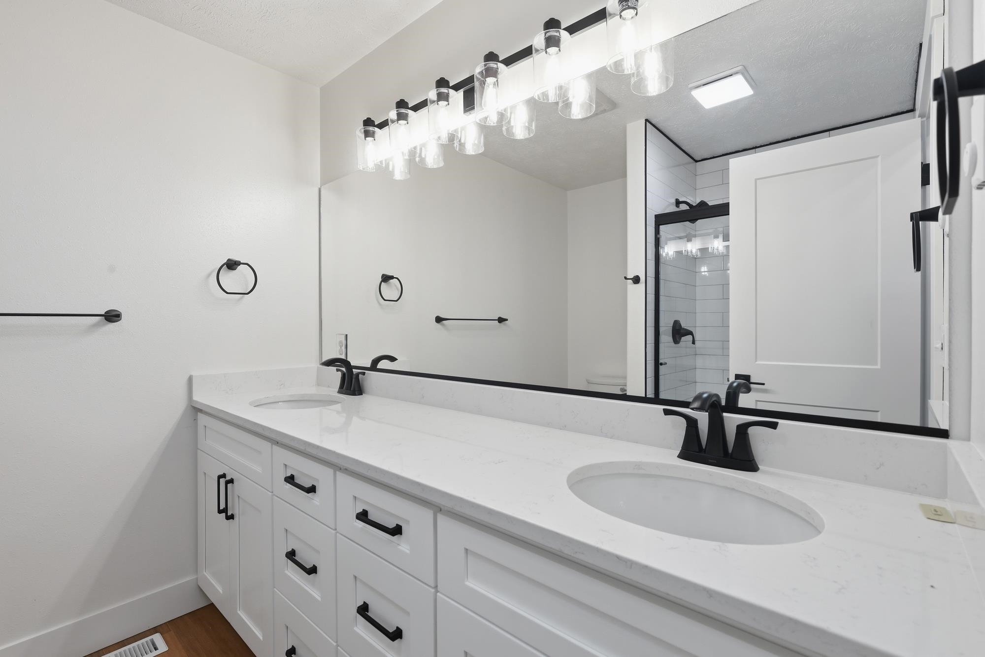 102 N 4th St - Photo 23