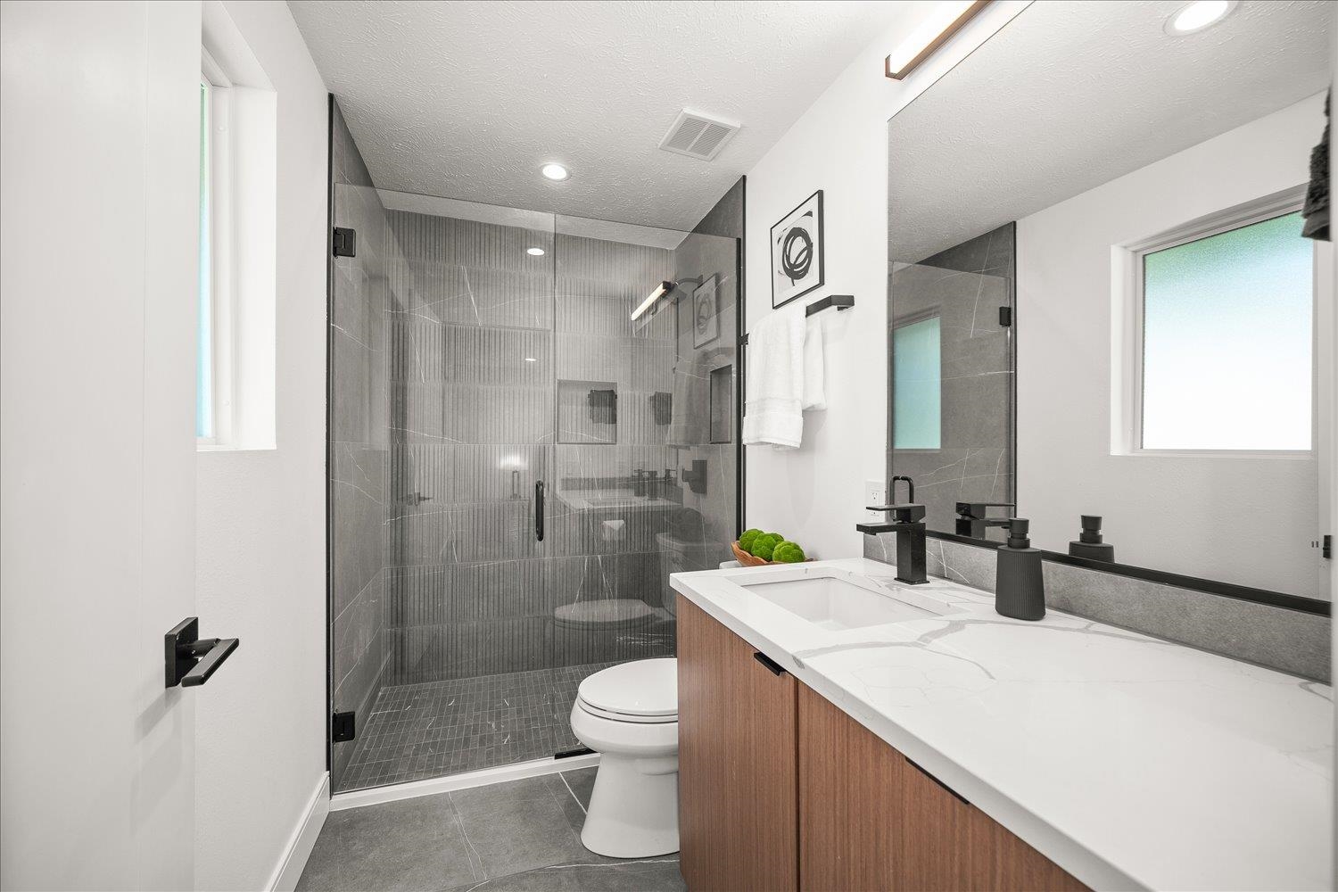 8312 N Northview Rd - Photo 16