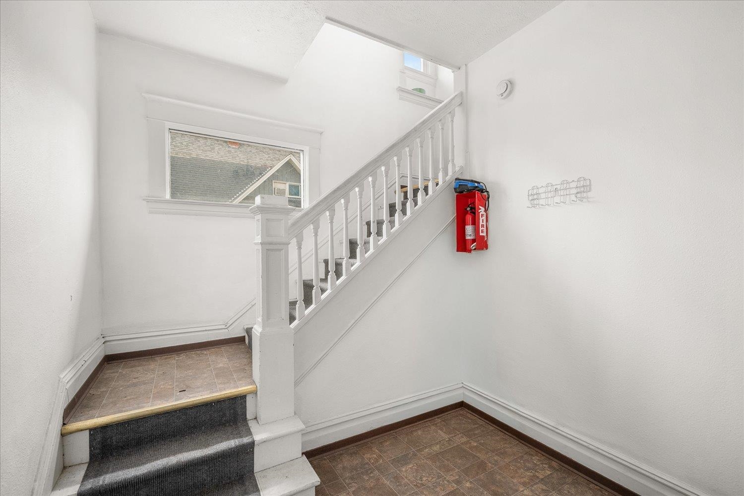 613 W Knox Ave - Photo 4