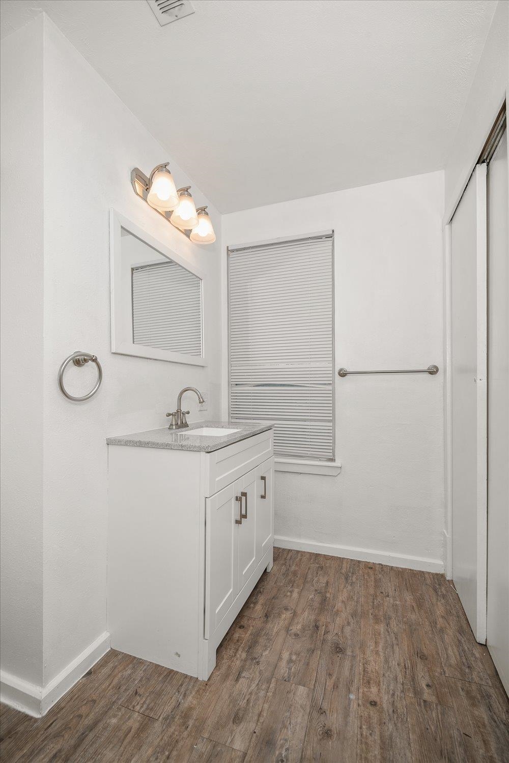 613 W Knox Ave - Photo 18