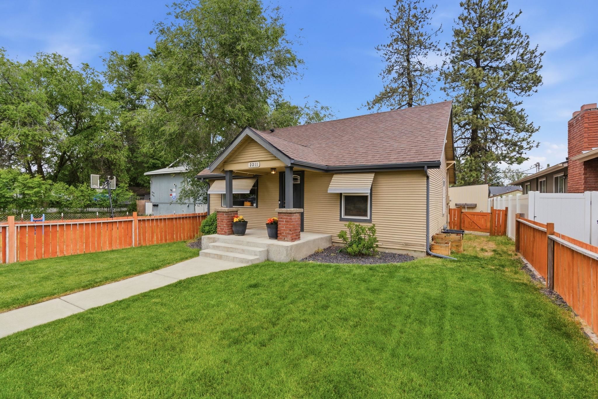 2211 E CENTRAL Ave - Photo 2