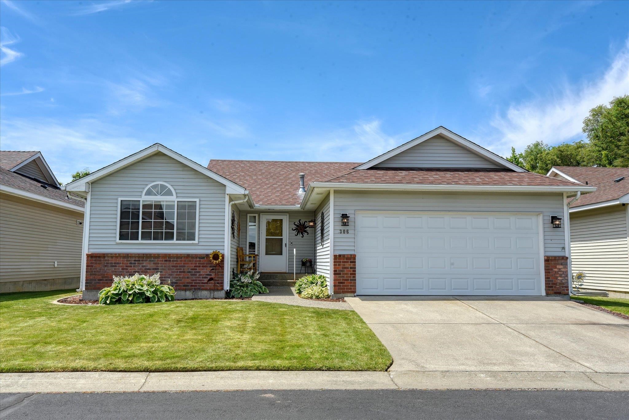 306 S Calvin Ln - Photo 1