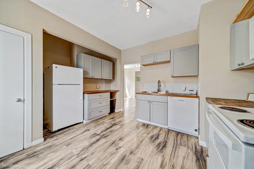 2023 W SHARP Ave - Photo 11
