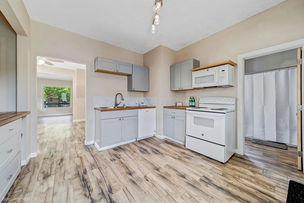 2023 W SHARP Ave - Photo 12