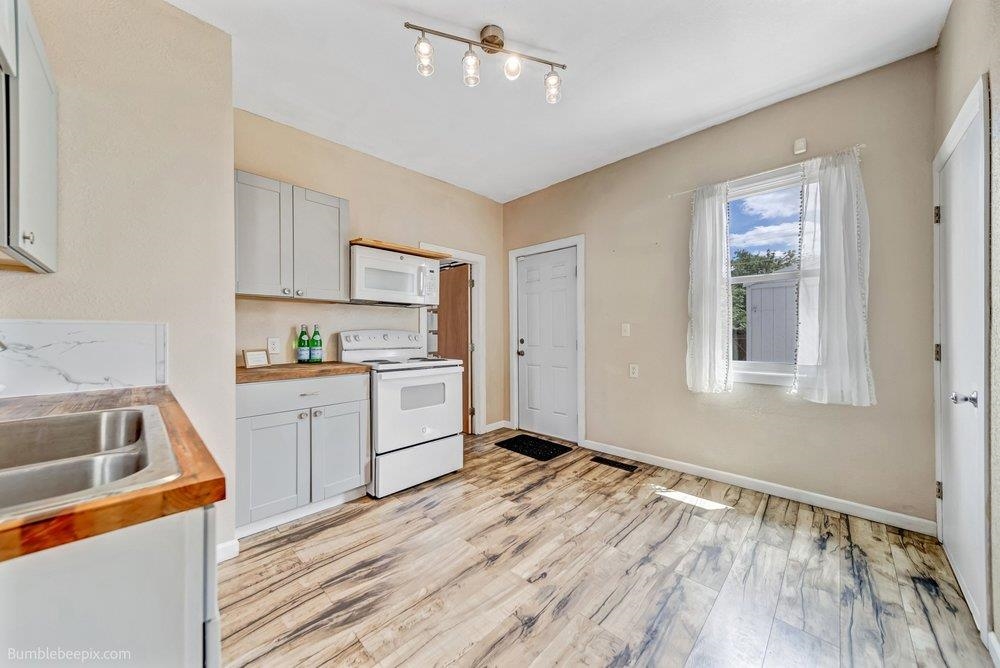 2023 W SHARP Ave - Photo 13
