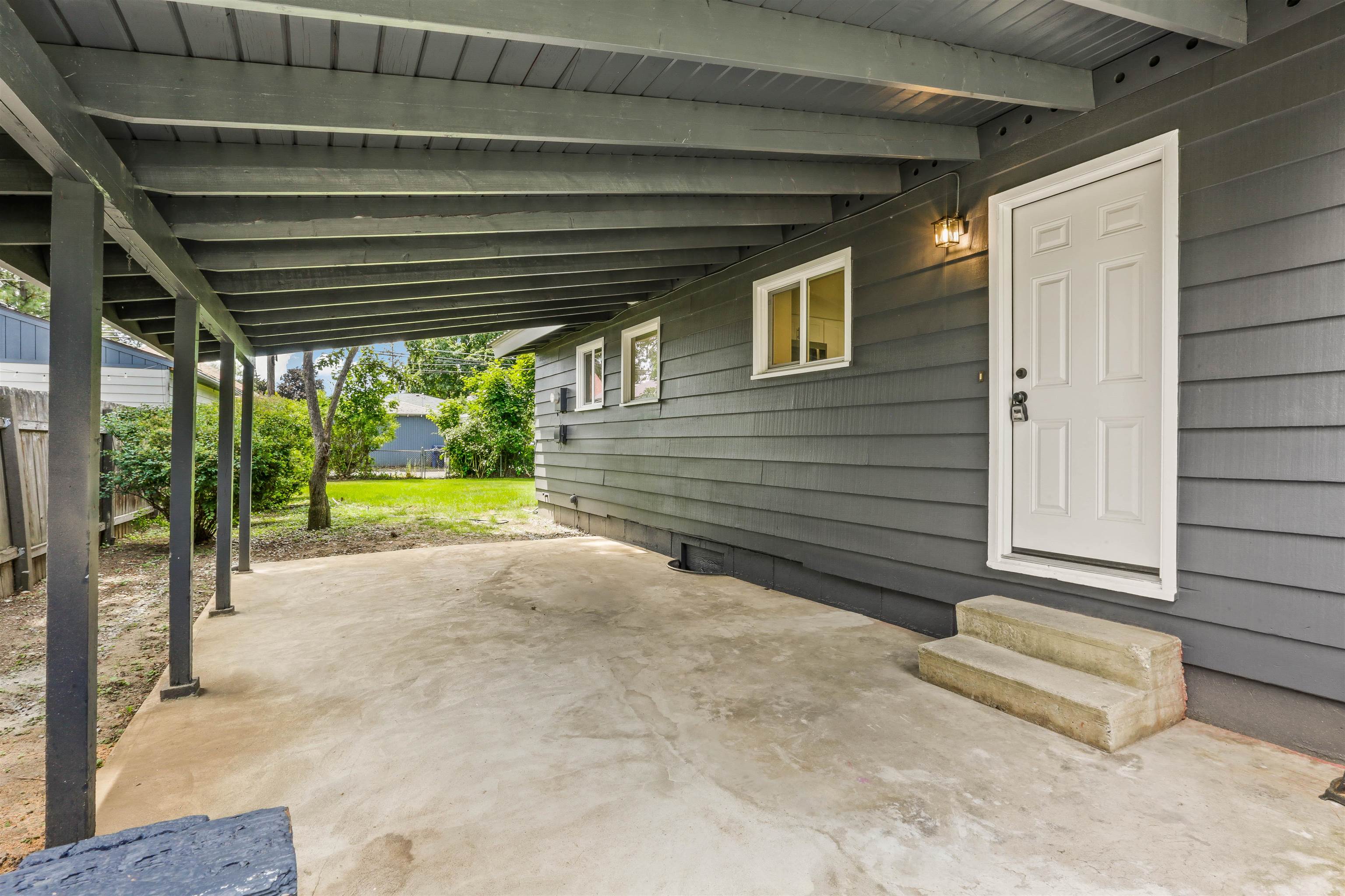 1012 E 37th Ave - Photo 4