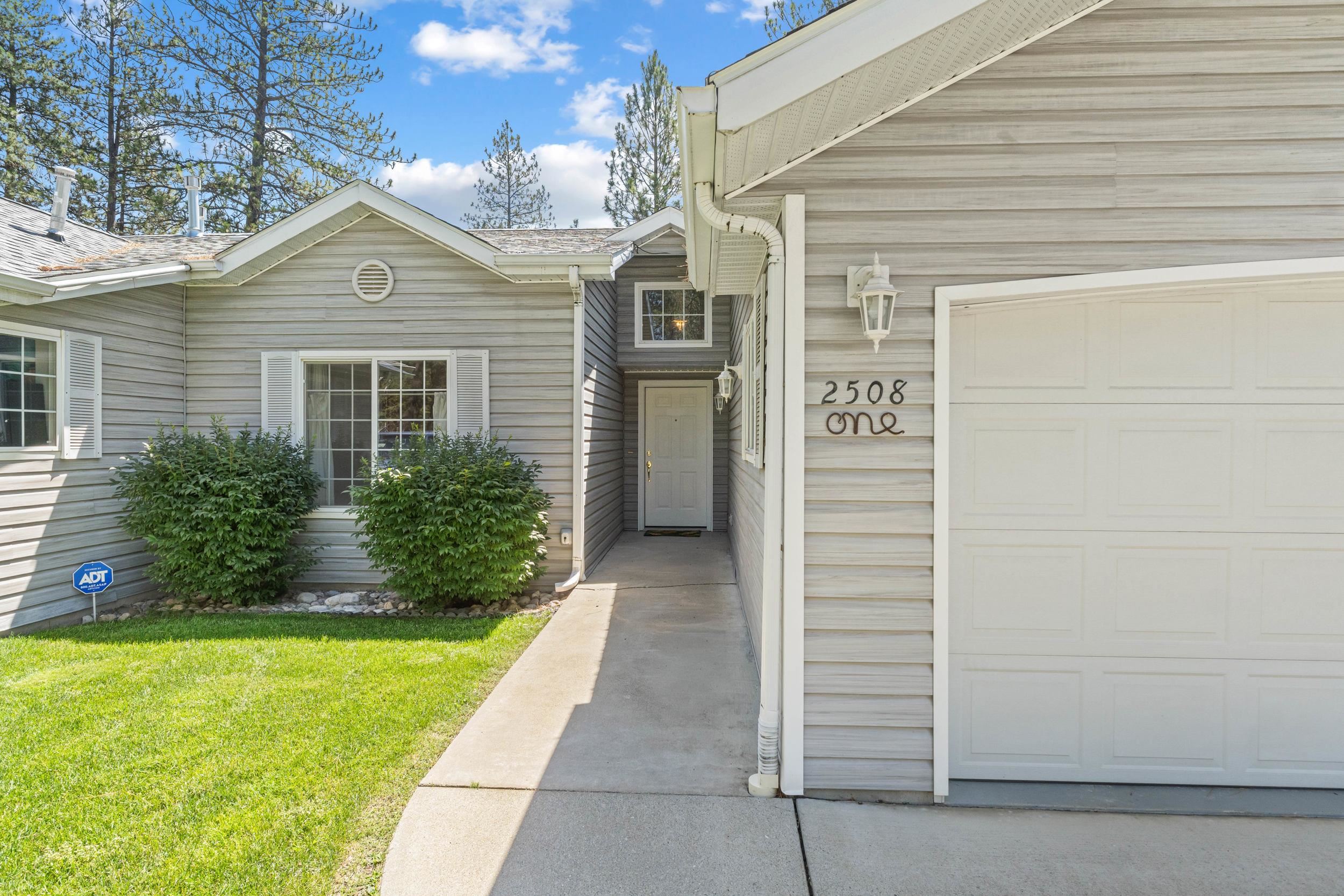 2508 Canyon Crest Way - Photo 2