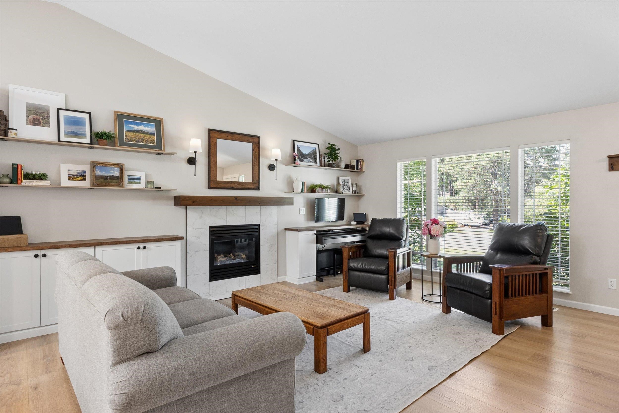8702 N Pamela St - Photo 4