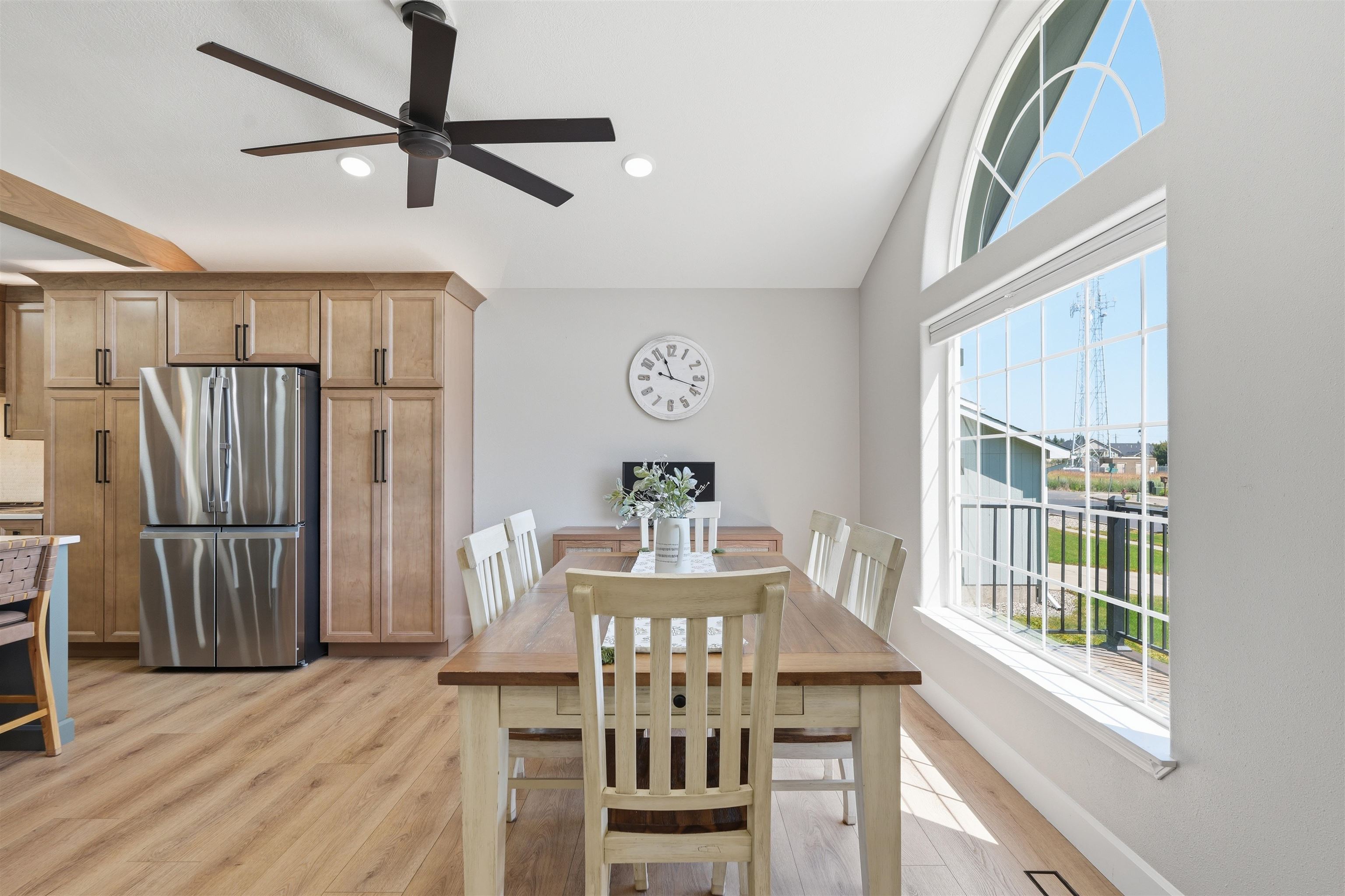 8803 N Maple St - Photo 6