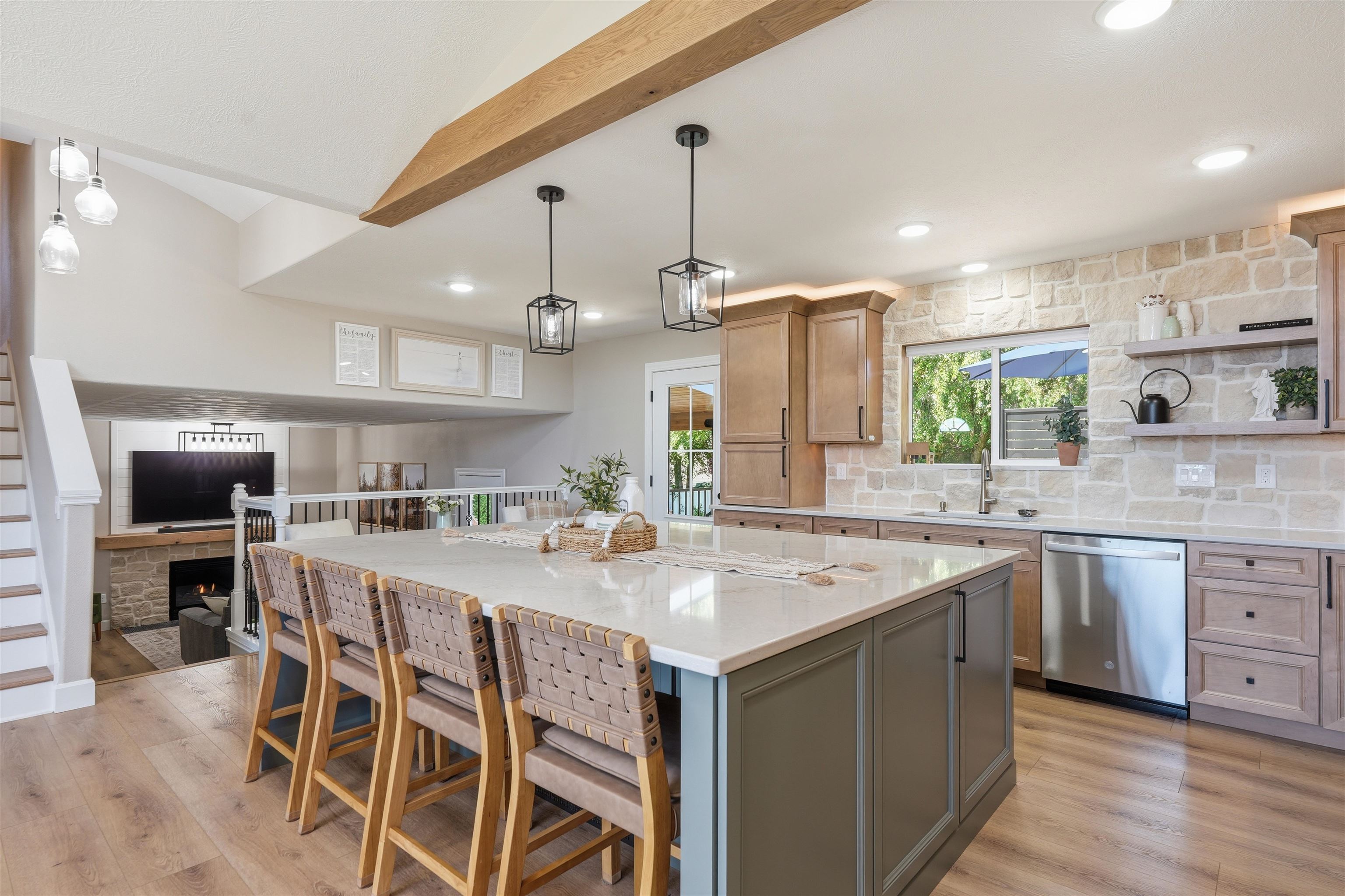 8803 N Maple St - Photo 9