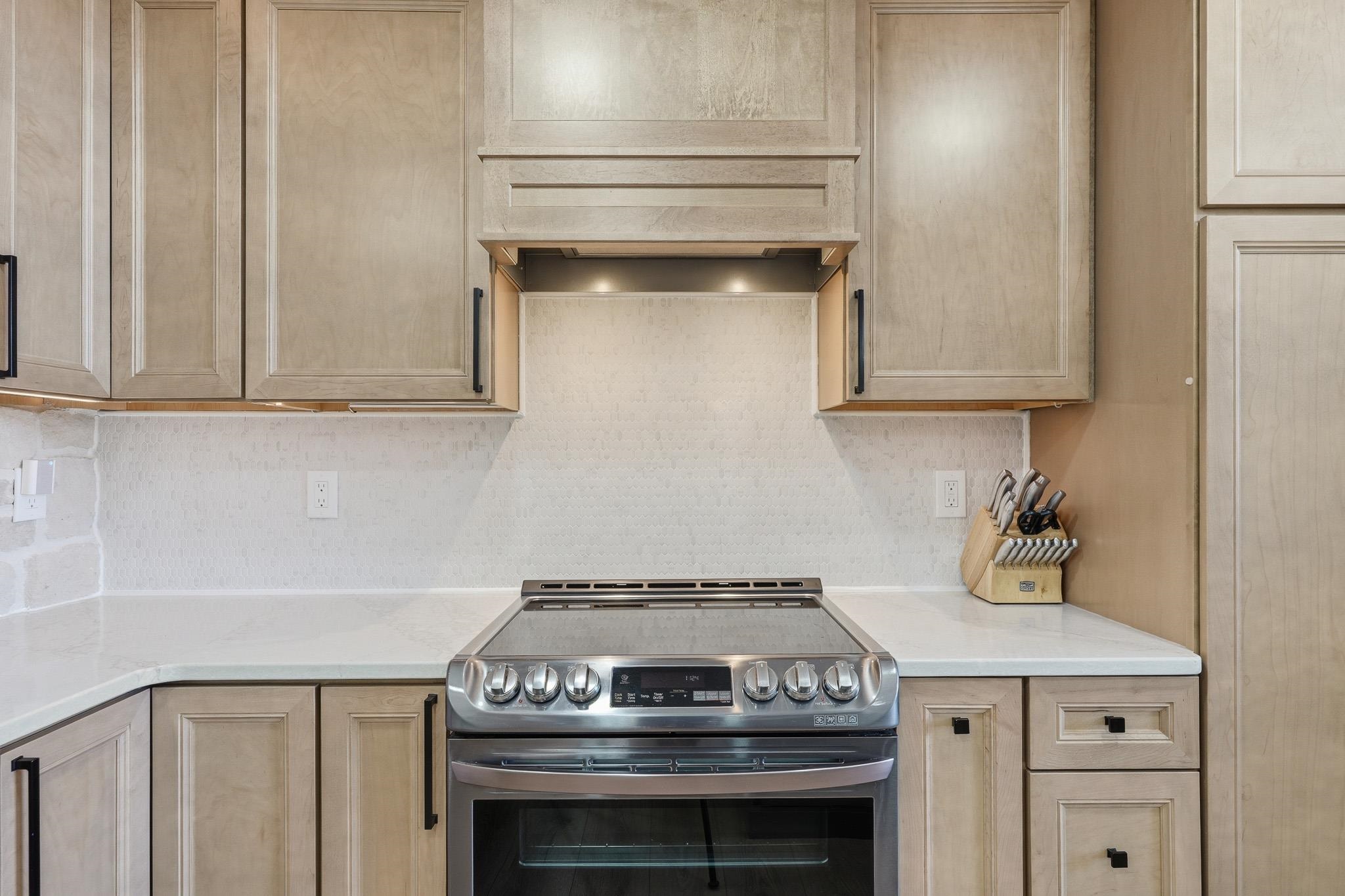 8803 N Maple St - Photo 10
