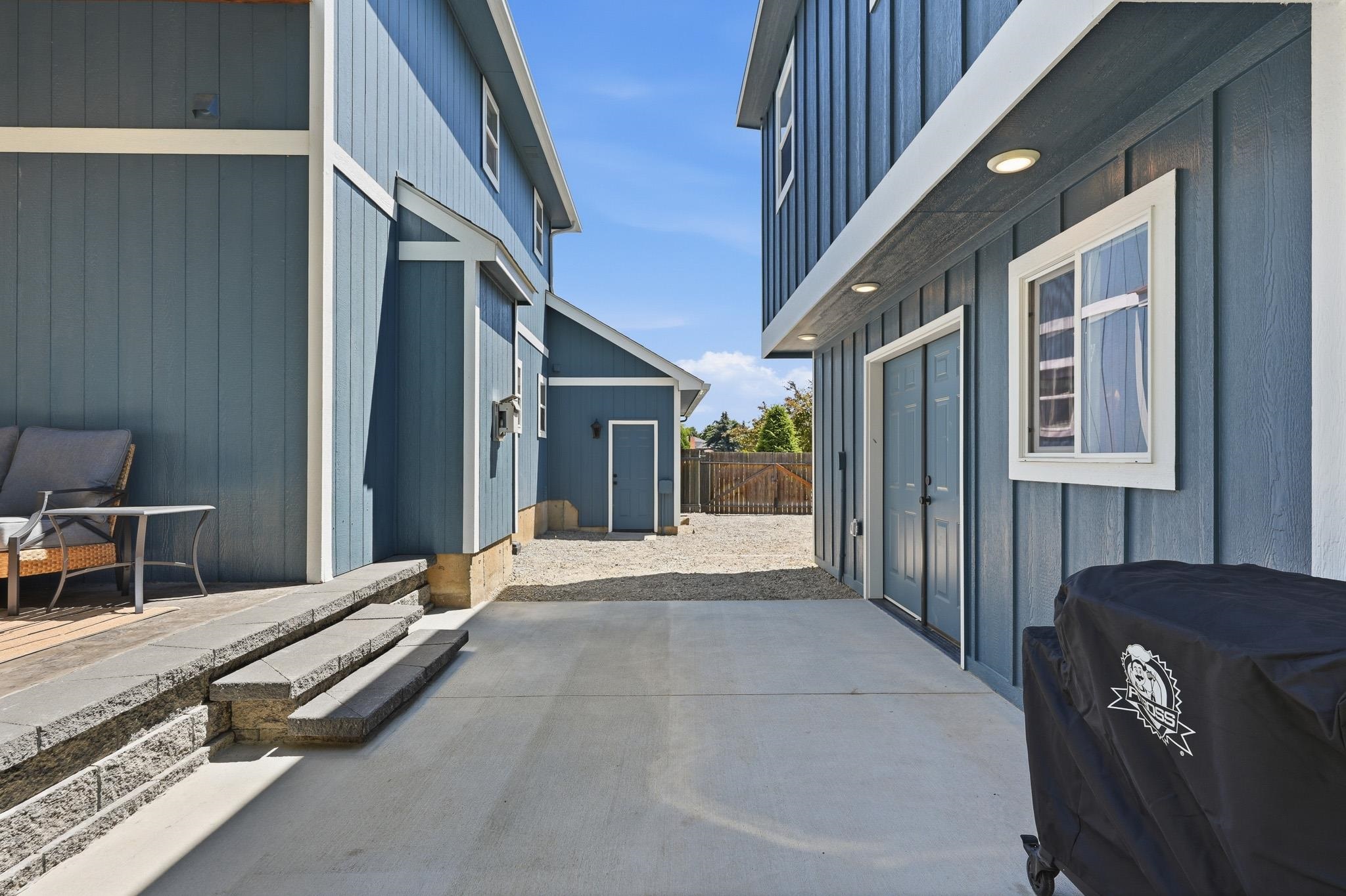 8803 N Maple St - Photo 37