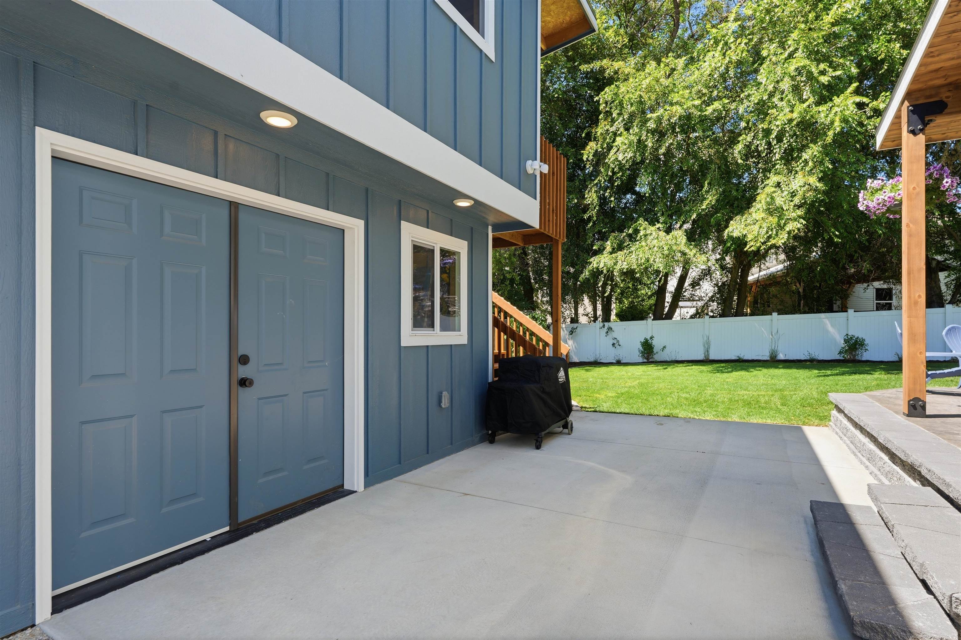 8803 N Maple St - Photo 38