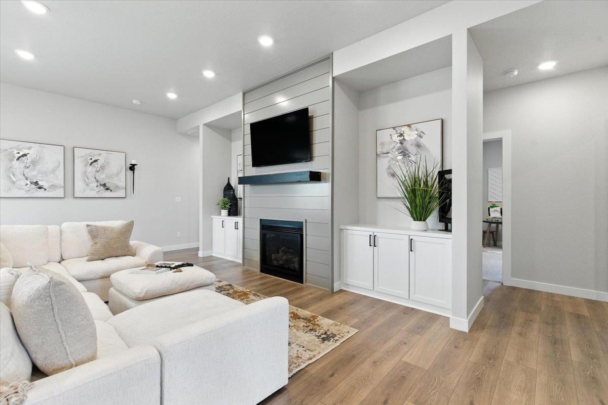 1305 N HIGH DESERT Dr - Photo 3