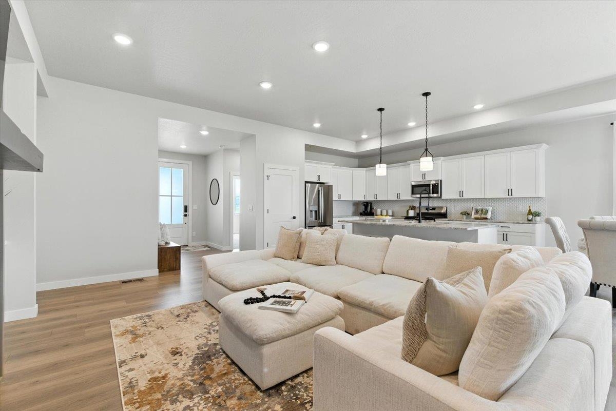 1305 N HIGH DESERT Dr - Photo 4