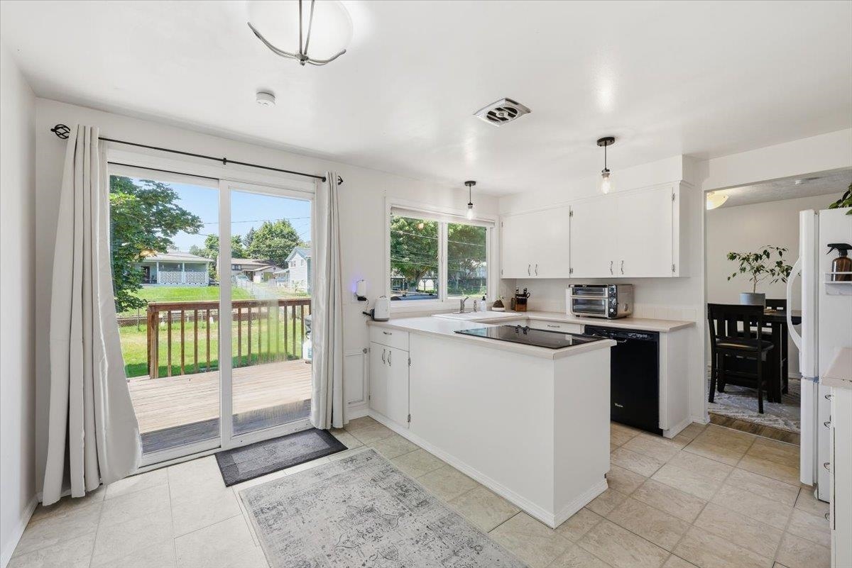 436 N 4th St - Photo 17