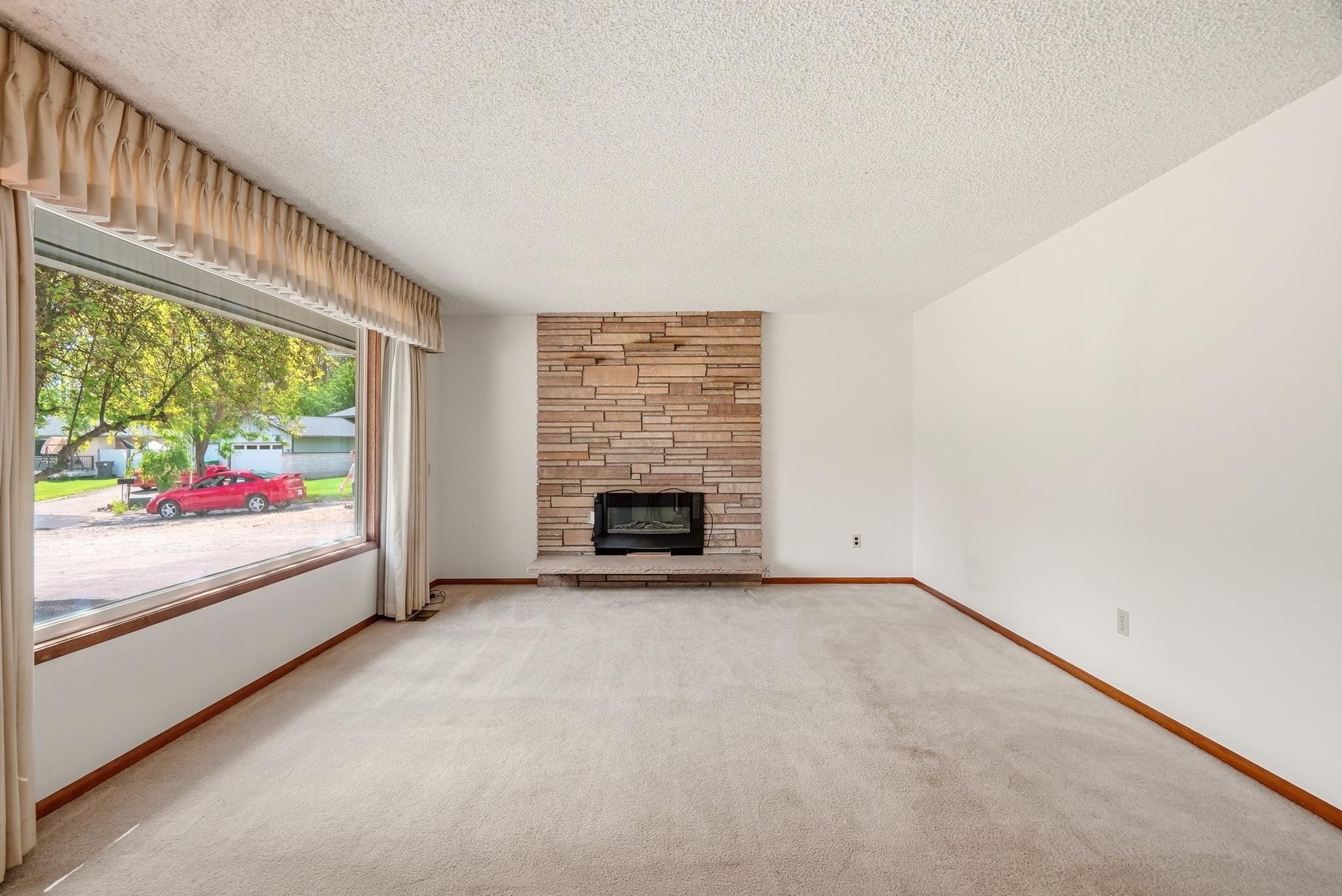 11824 N Madison St - Photo 5