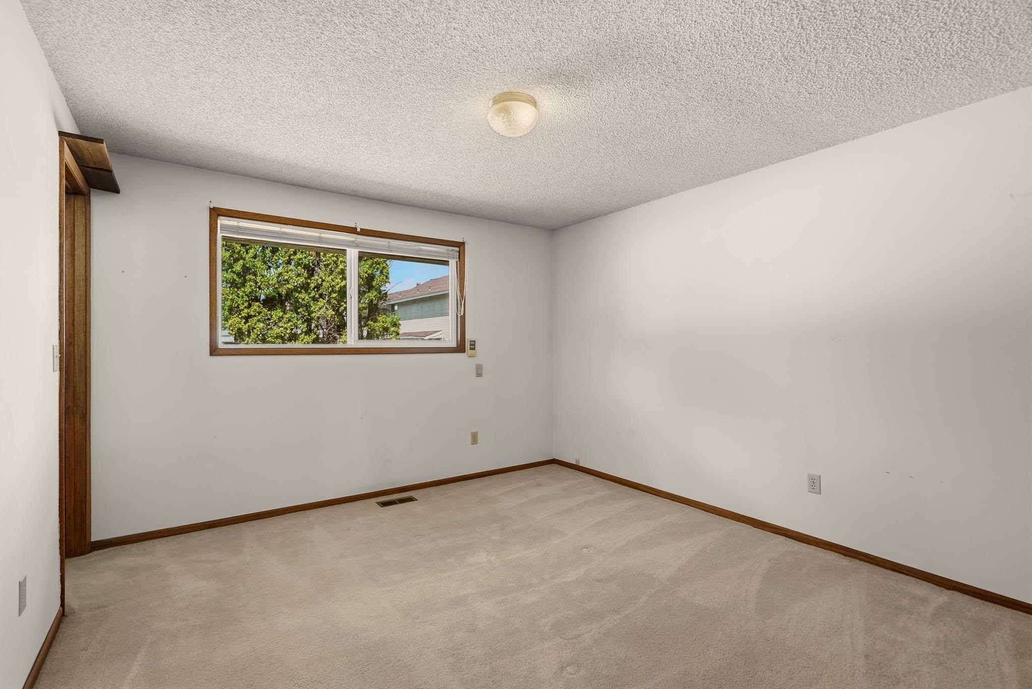 11824 N Madison St - Photo 18
