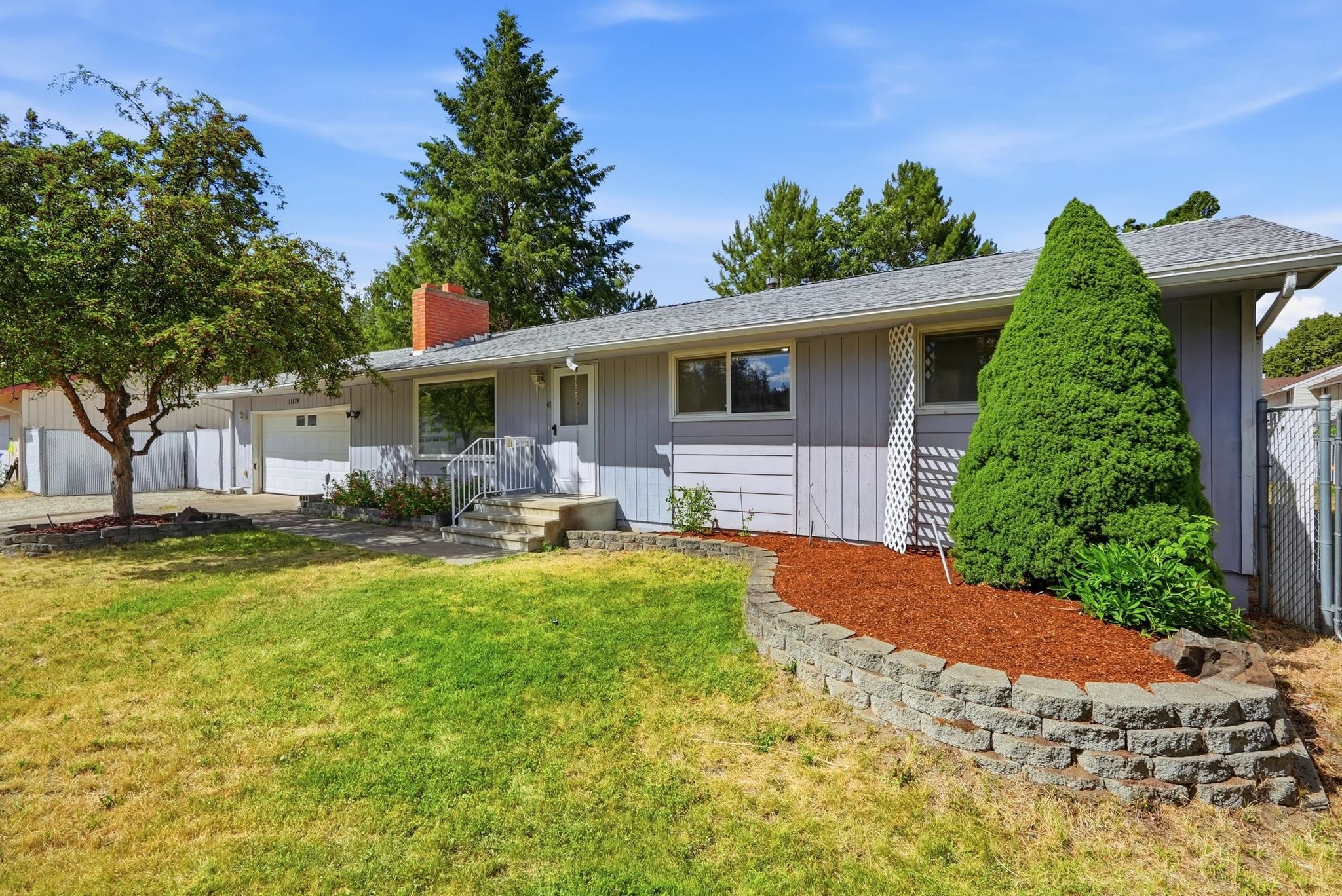 11824 N Madison St - Photo 1