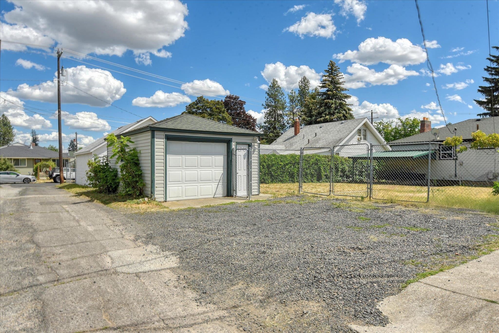 408 W GORDON Ave - Photo 40