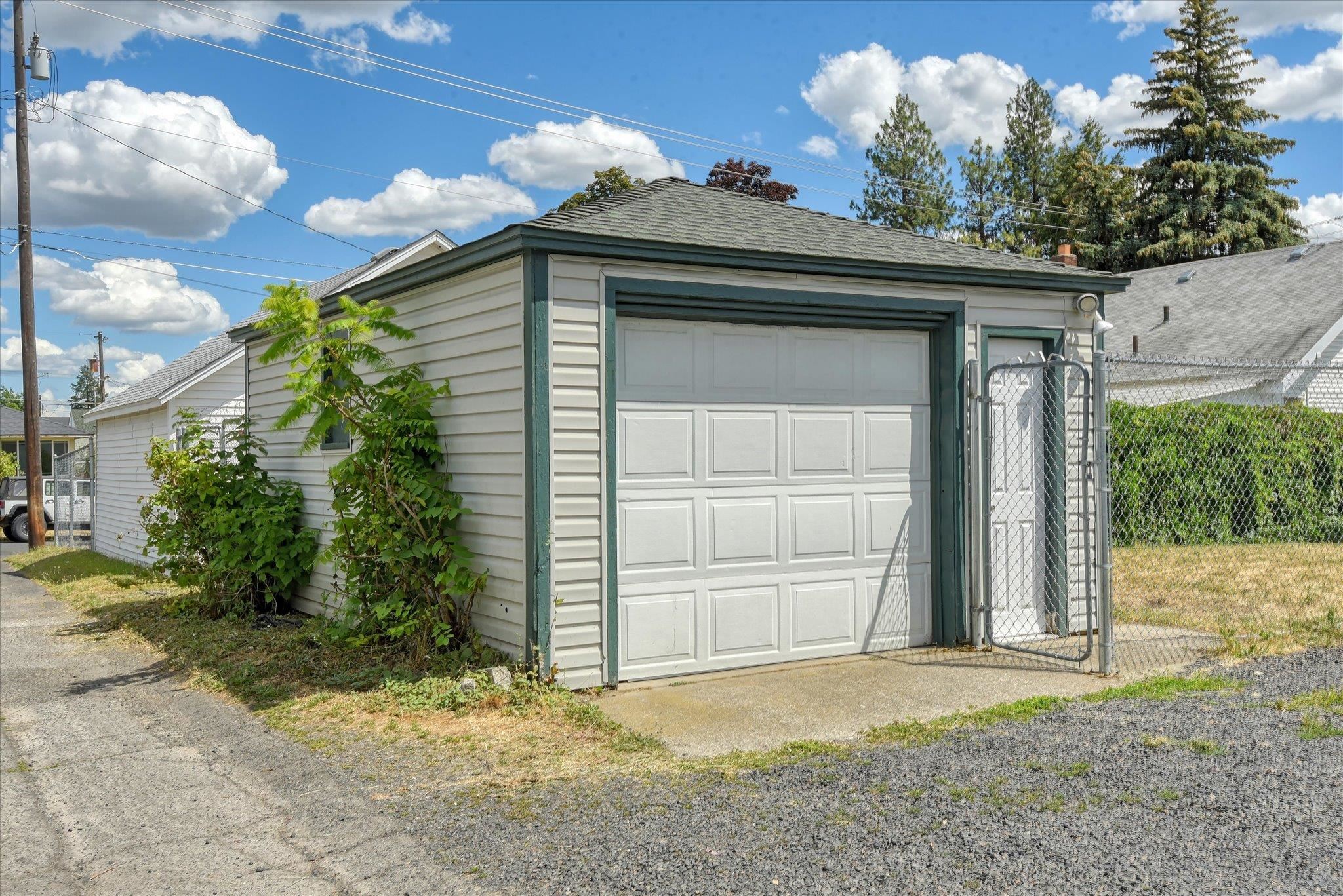 408 W GORDON Ave - Photo 41