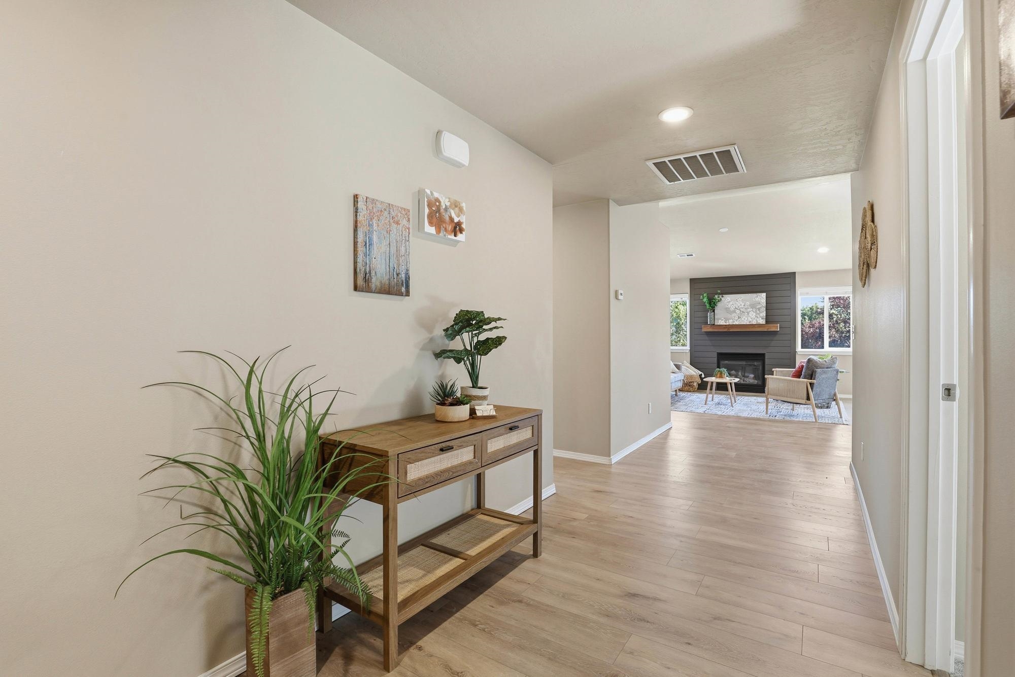 2209 S Lloyd Ct - Photo 4