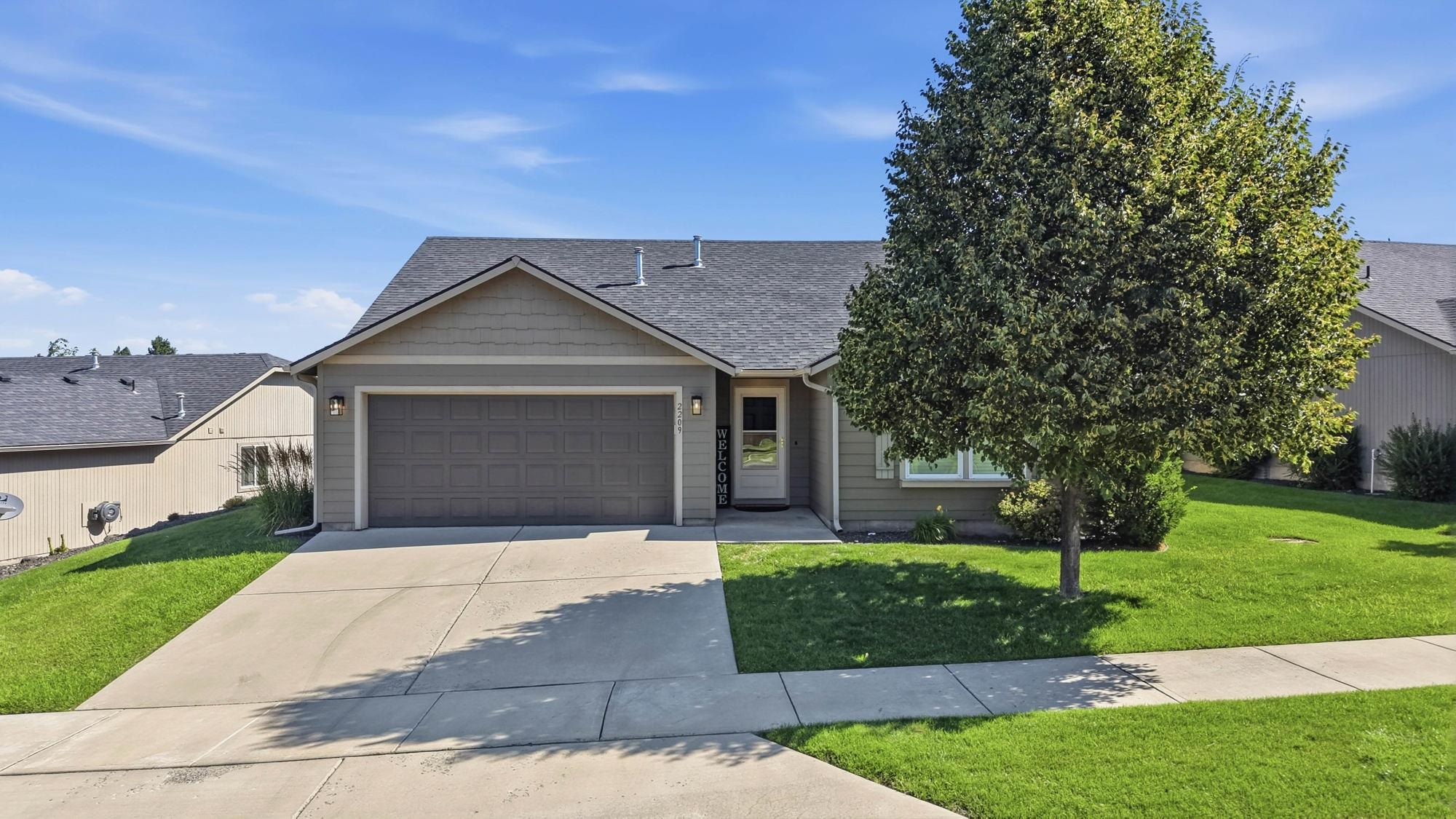 2209 S Lloyd Ct - Photo 1