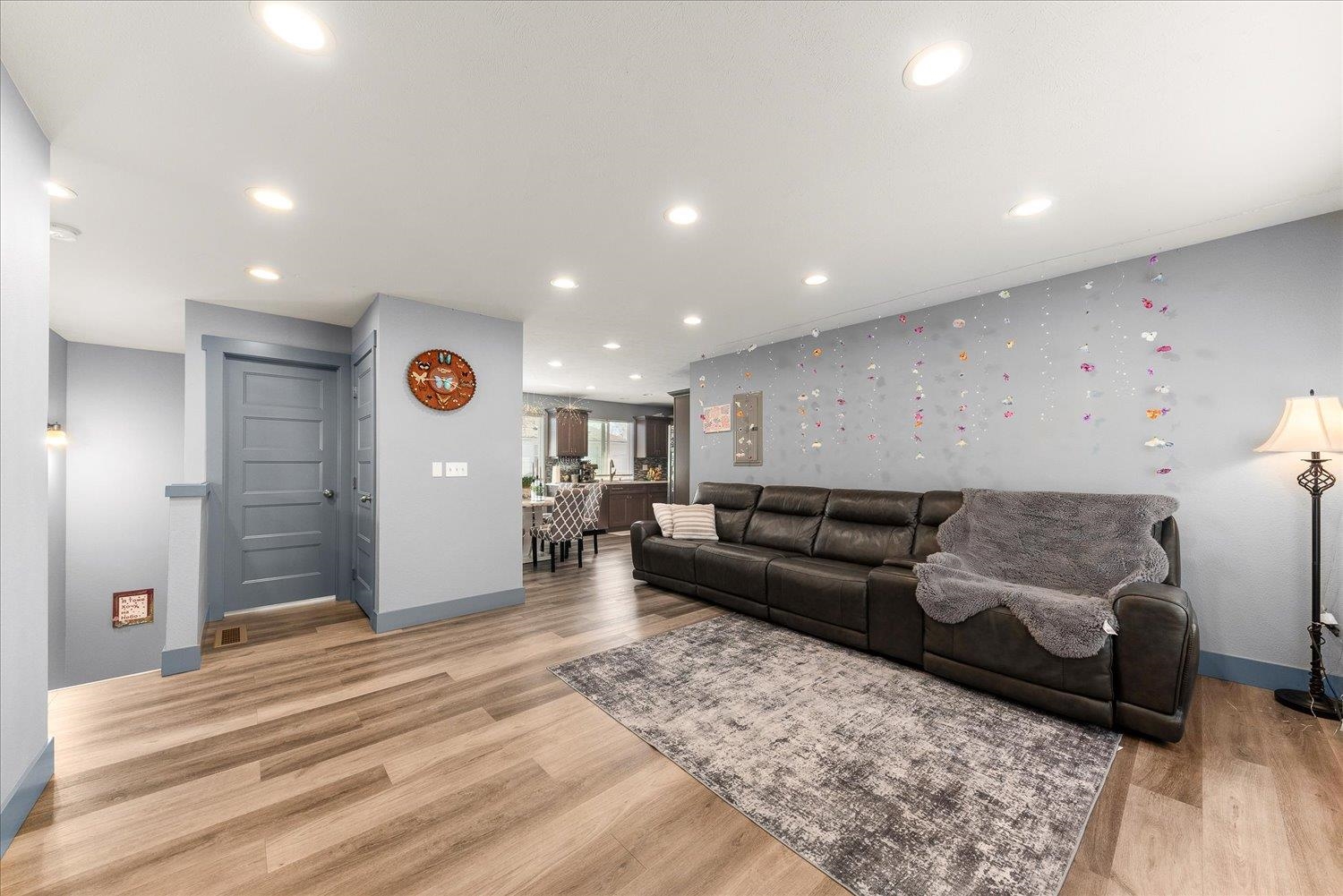525 W Cora Ave - Photo 9