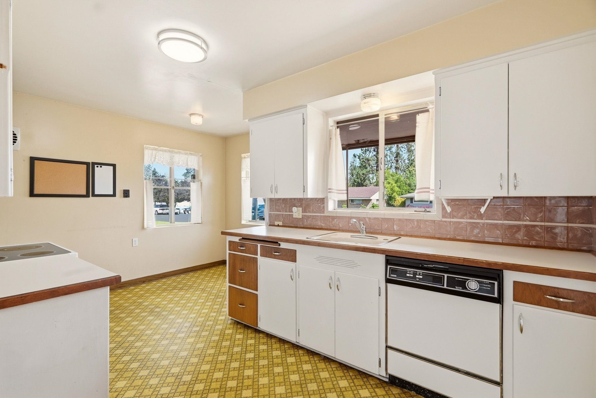 2217 W GORDON Ave - Photo 11